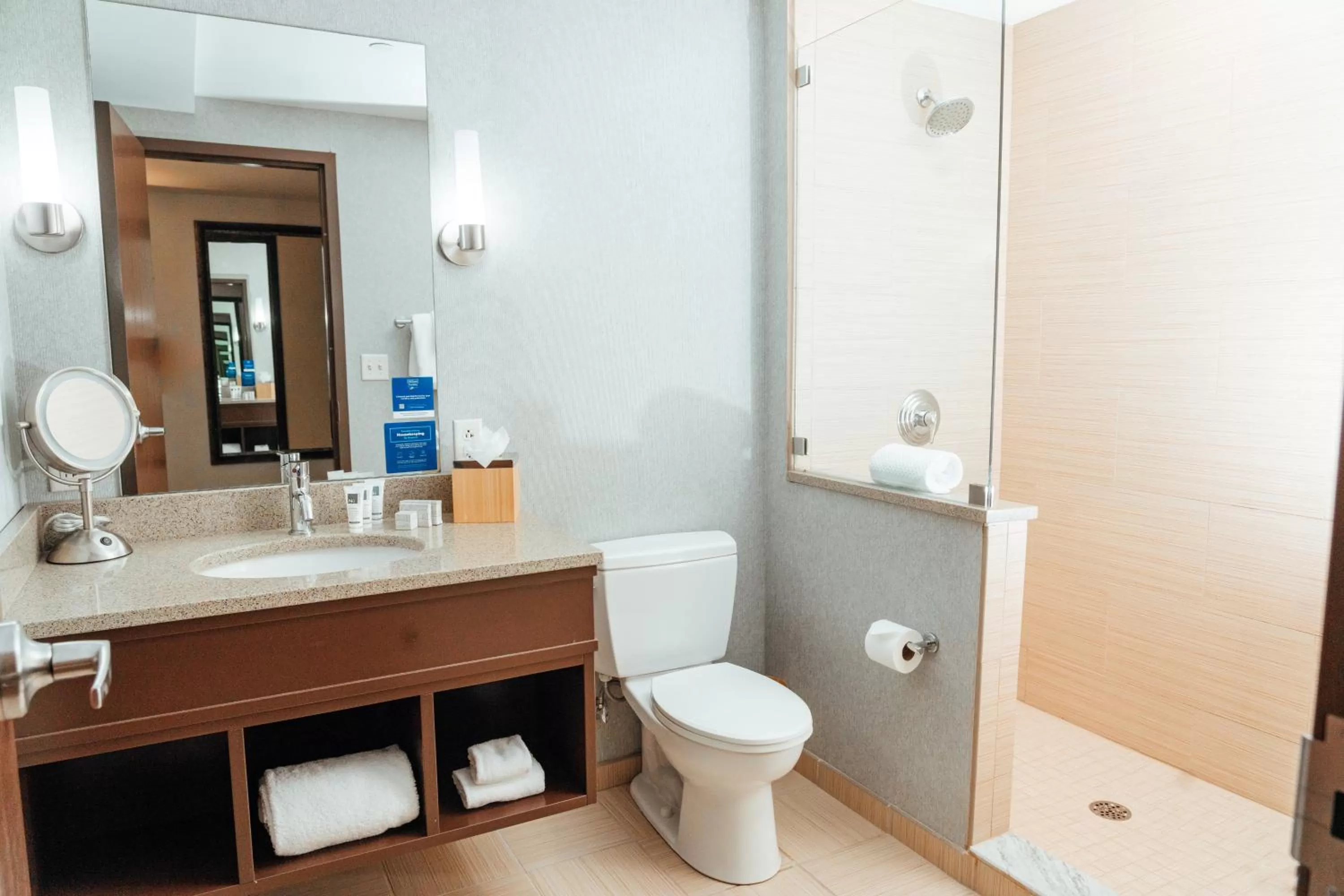 Bathroom in Hotel Skyler Syracuse, Tapestry Collection by Hilton