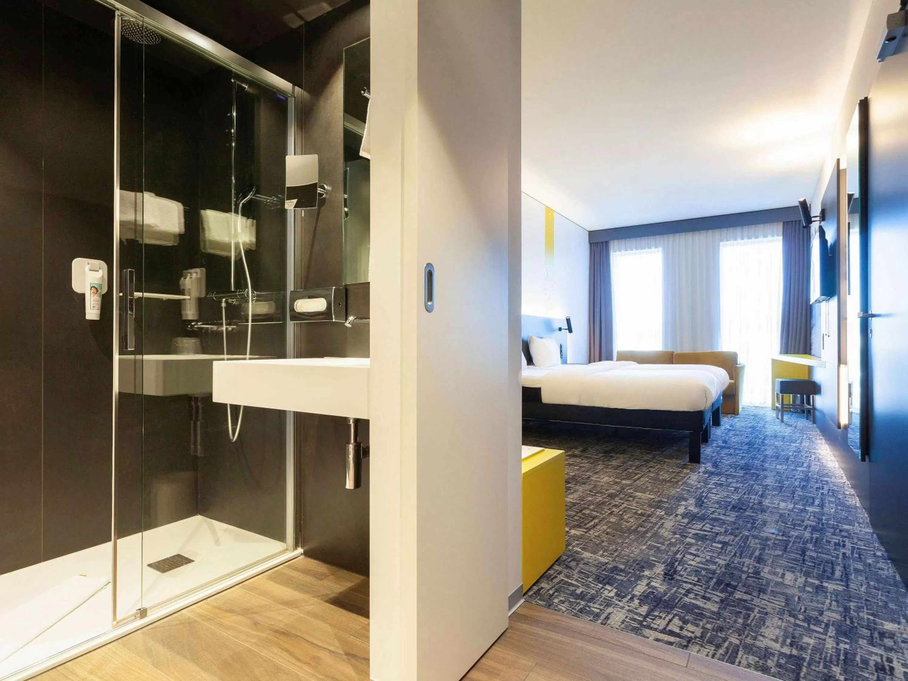 Photo of the whole room, Bed in ibis Styles Basel City