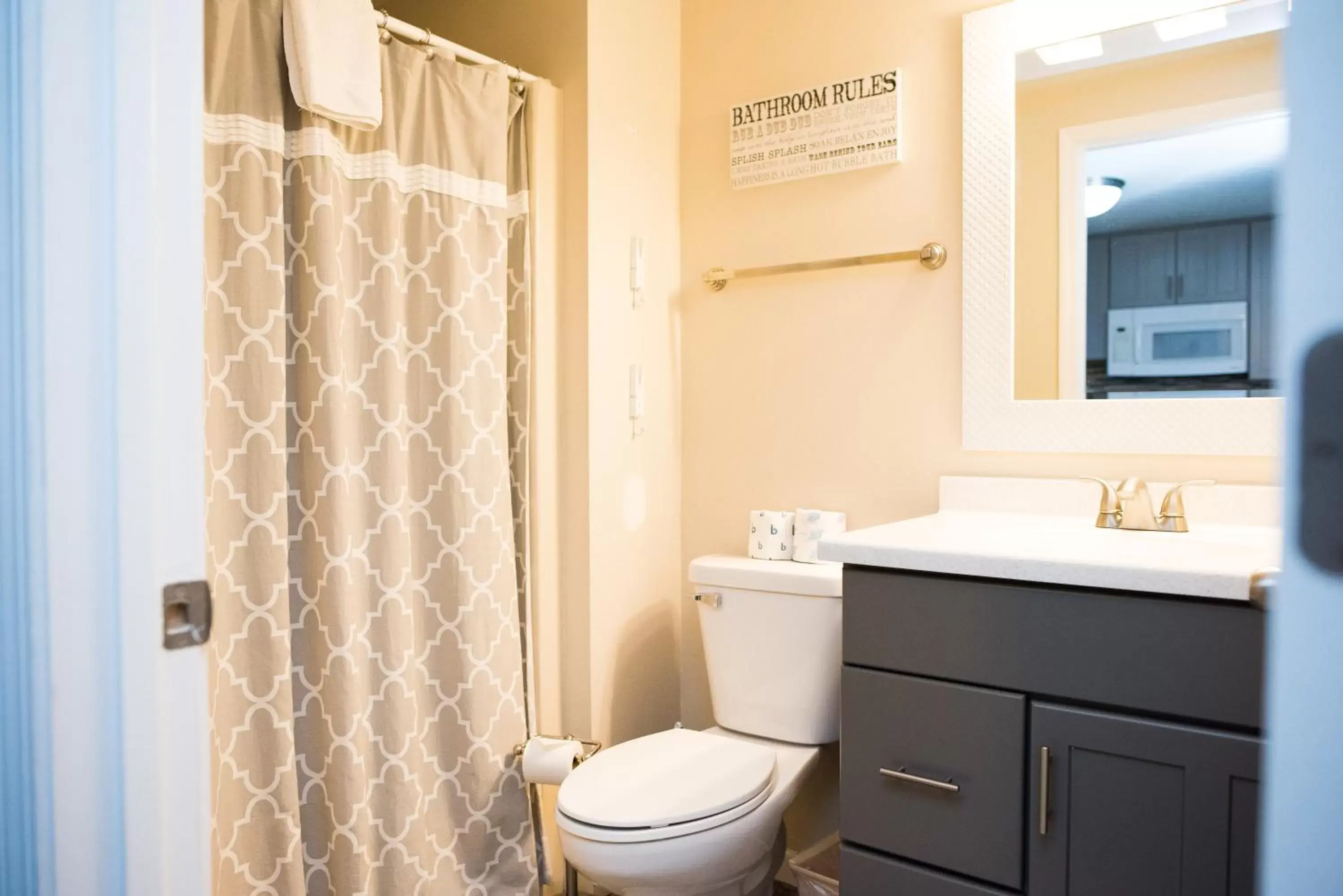 Shower, Bathroom in Caribbean Club Resort