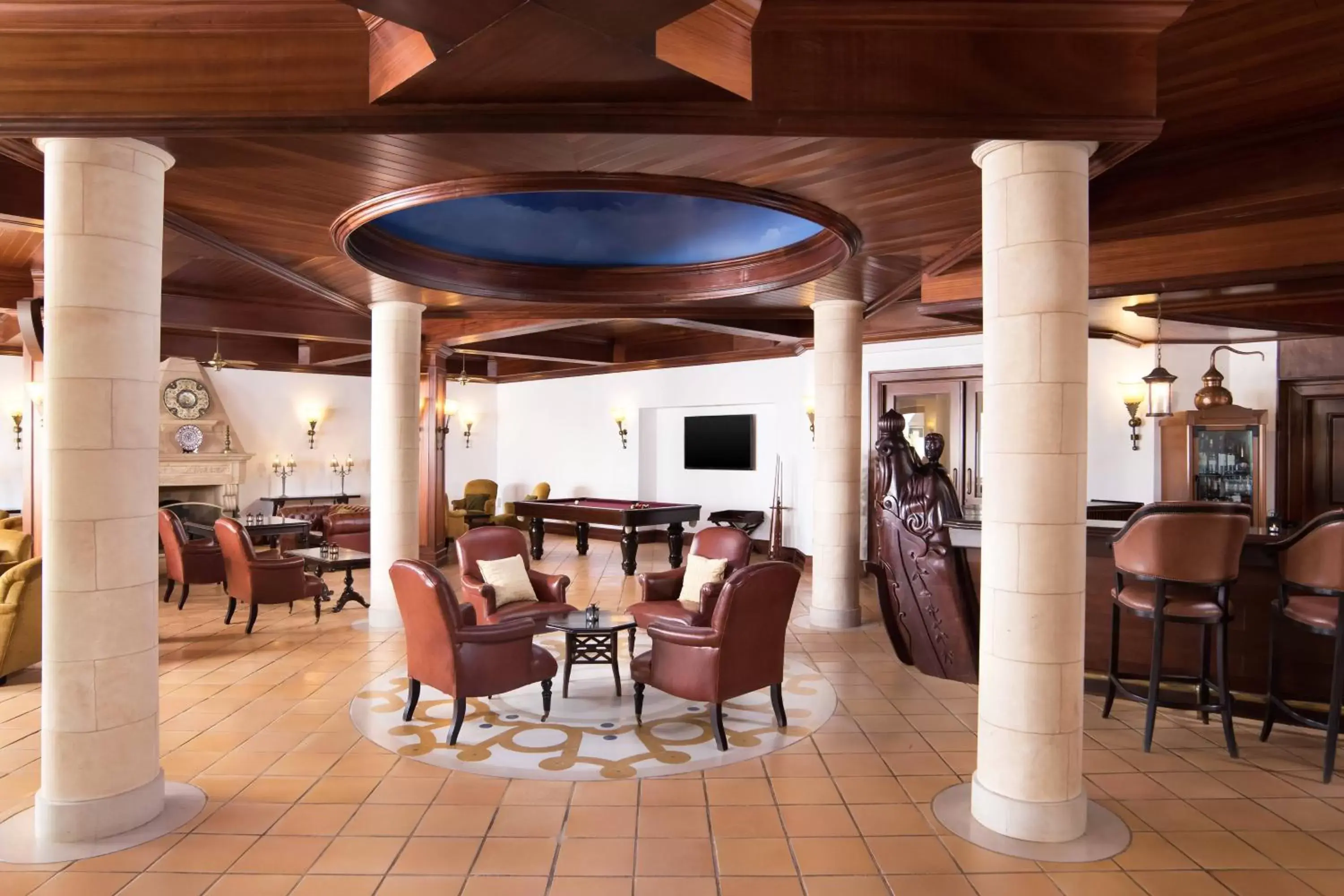 Lobby or reception, Restaurant/Places to Eat in Pine Cliffs Hotel, a Luxury Collection Resort, Algarve