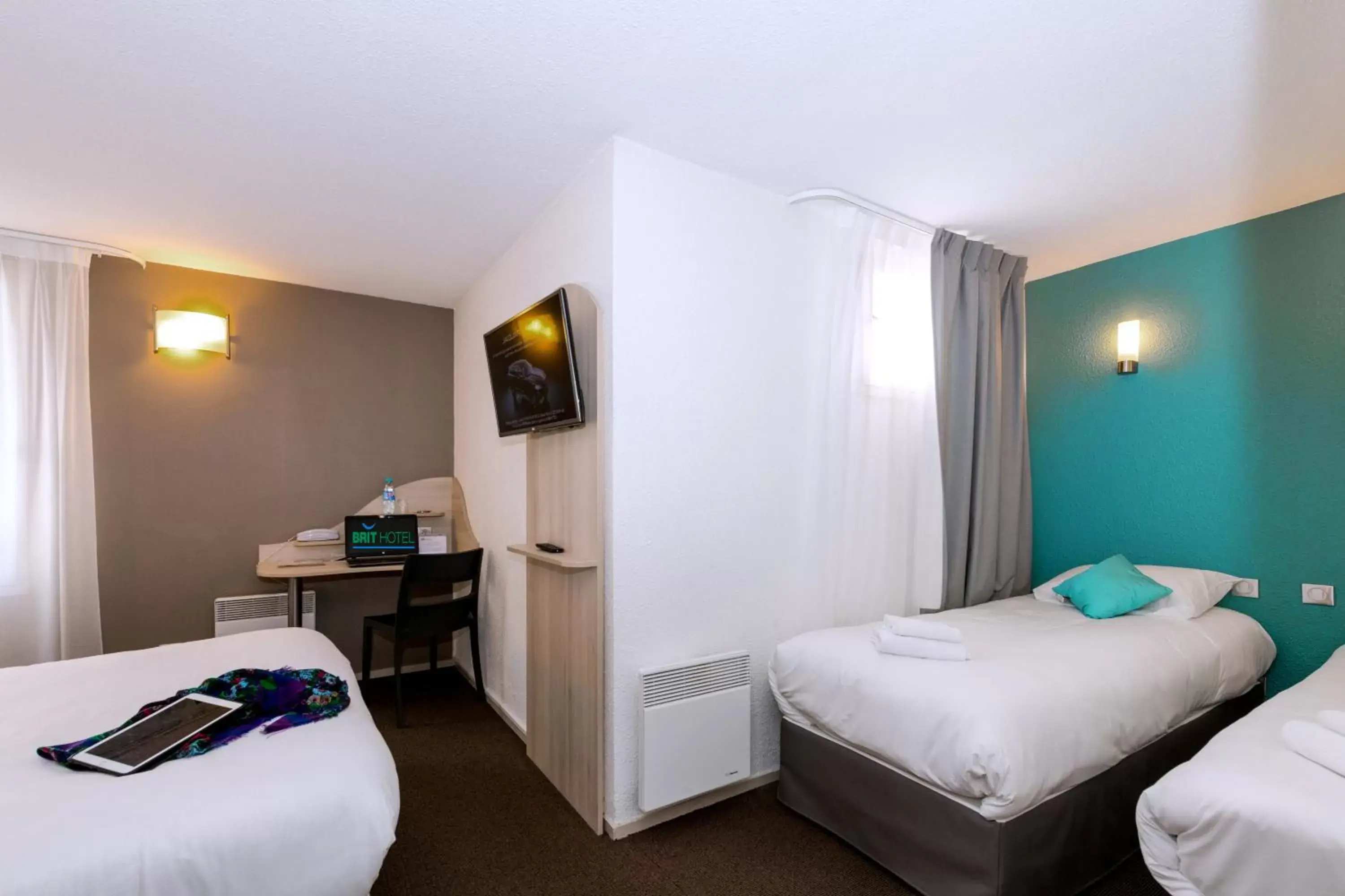 Bedroom, Bed in Brit Hotel La Rochelle Périgny