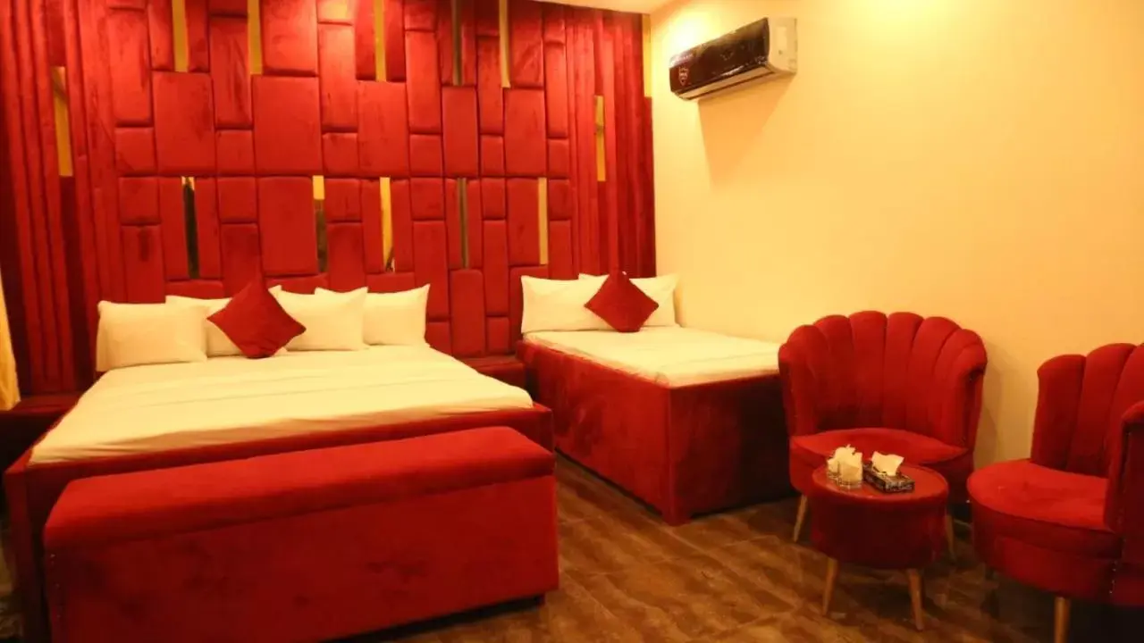 Deluxe Triple Room in HOTEL DE SMART Multan Deluxe Triple Room in HOTEL DE SMART Multan