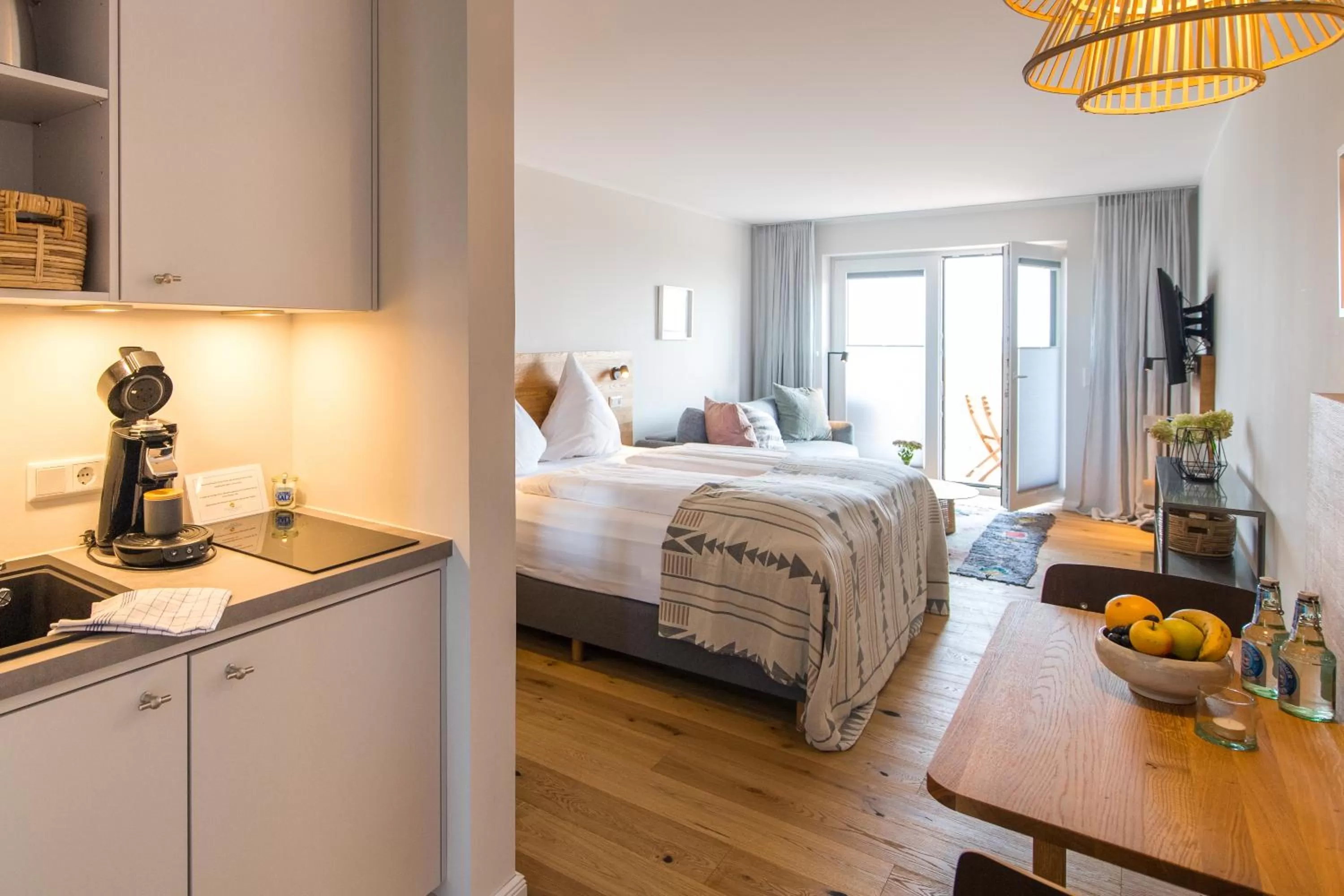 Kitchen or kitchenette, Bed in Ostsee-Strandhaus-Holnis