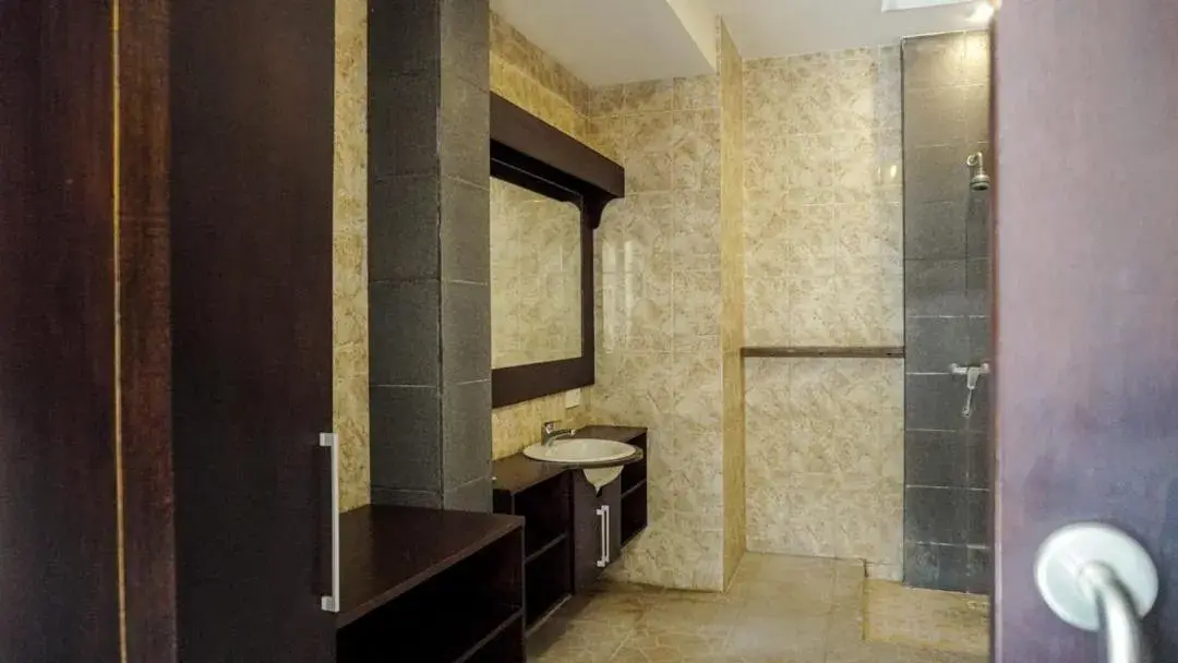 Bathroom in The Janan Villa