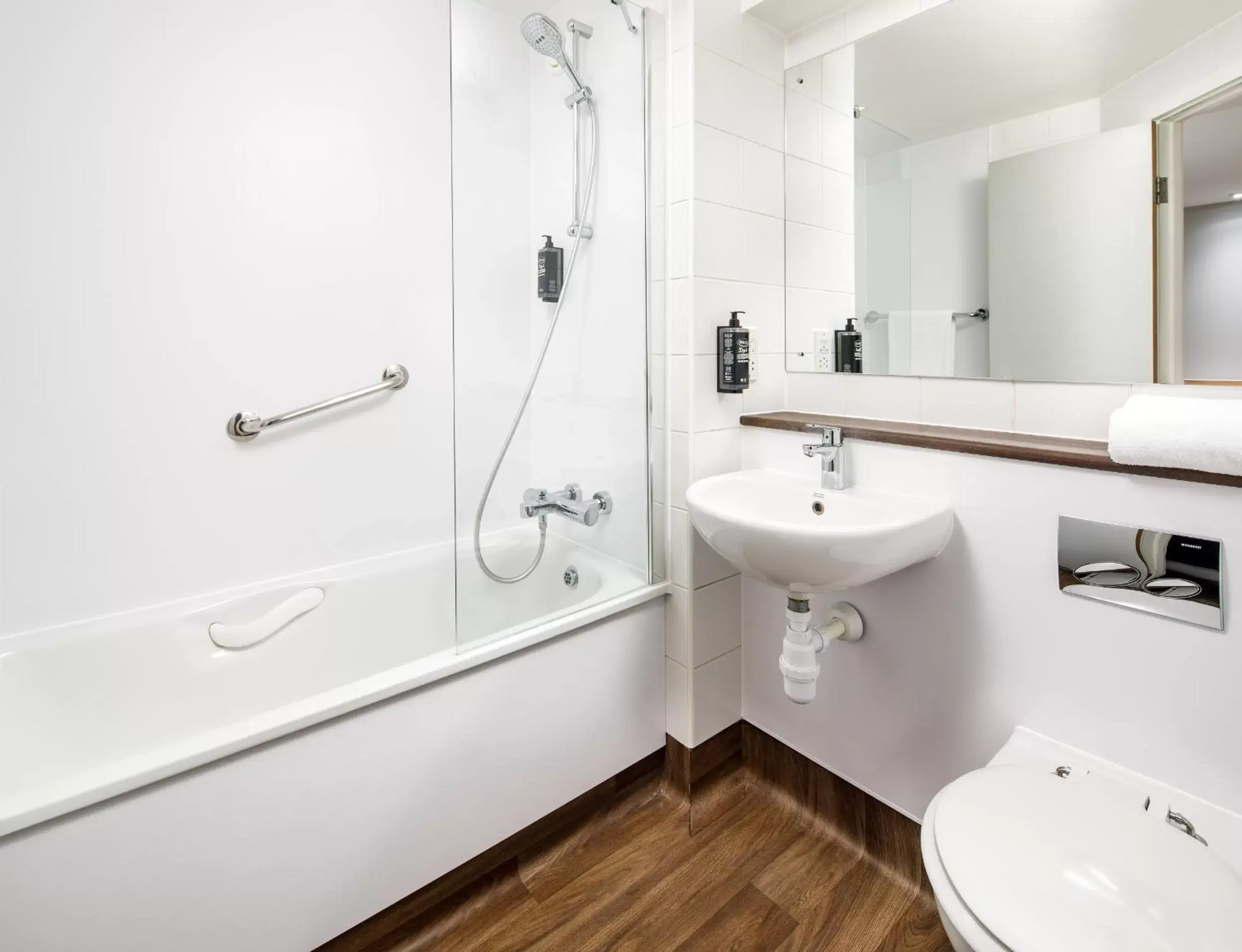 Bathroom in ibis budget London Heathrow Central