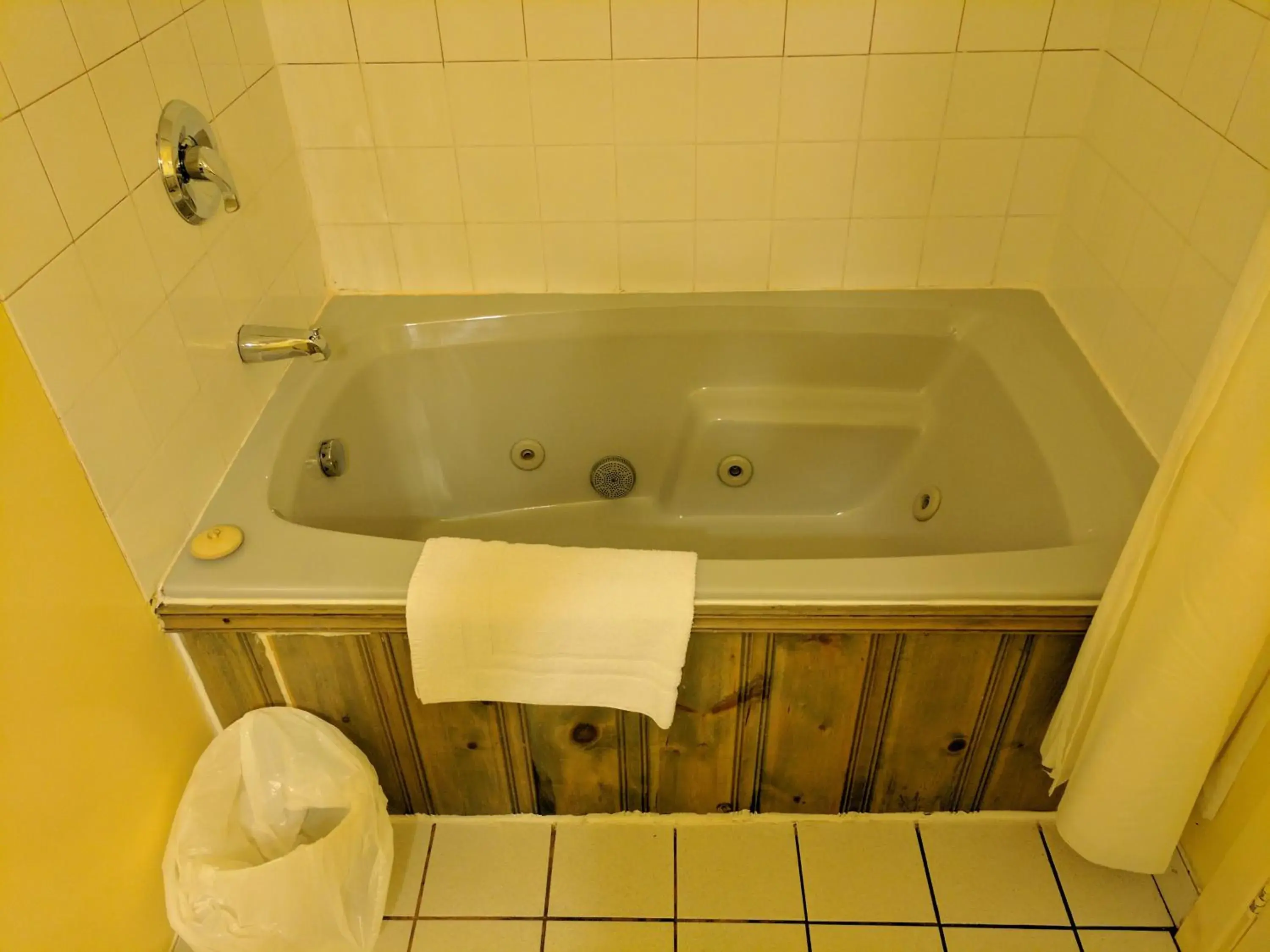 Sauna, Bathroom in Algonquin Lakeside Inn