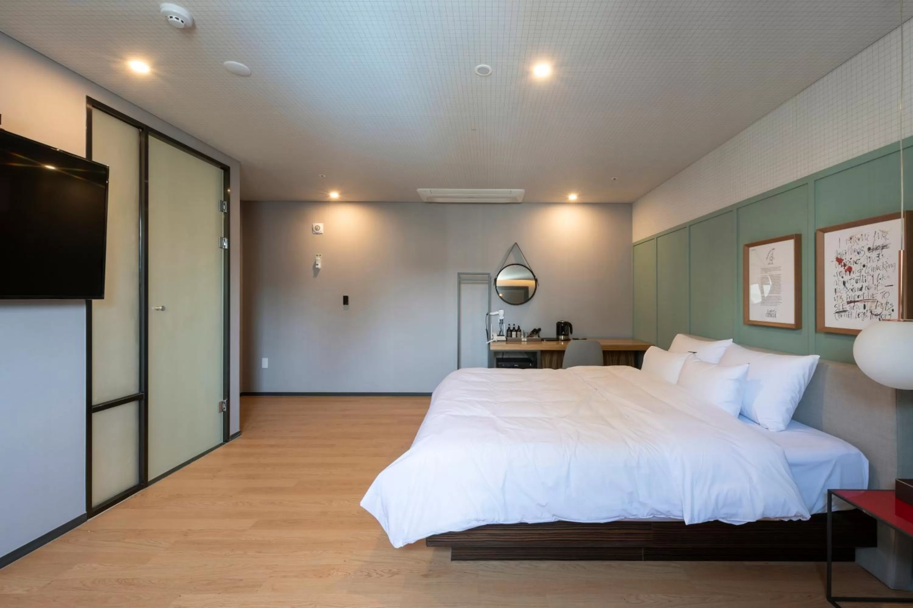 Bedroom, Bed in Seomyeon Brown-dot hotel Gold