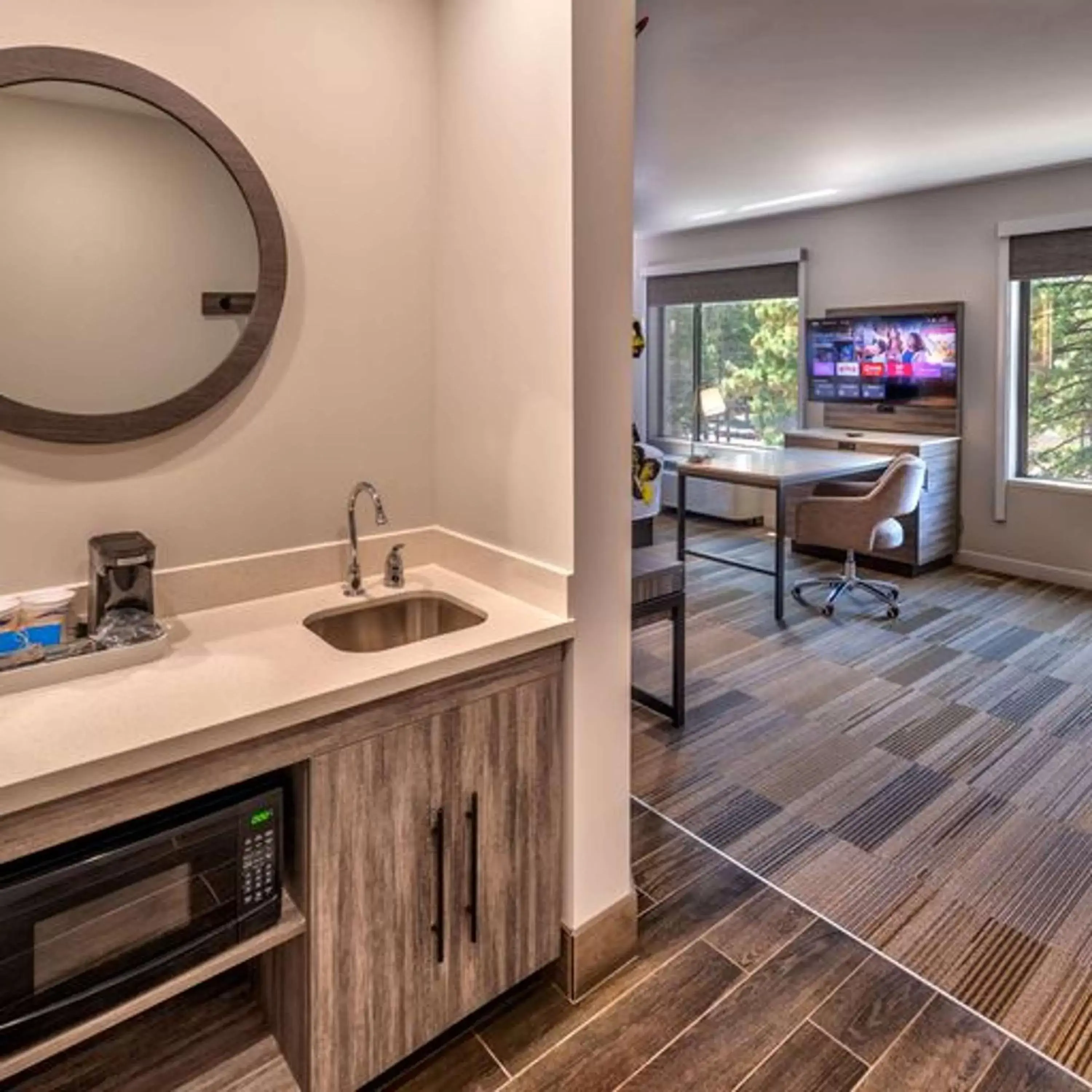 Photo of the whole room, Kitchen/Kitchenette in Hampton Inn & Suites South Lake Tahoe
