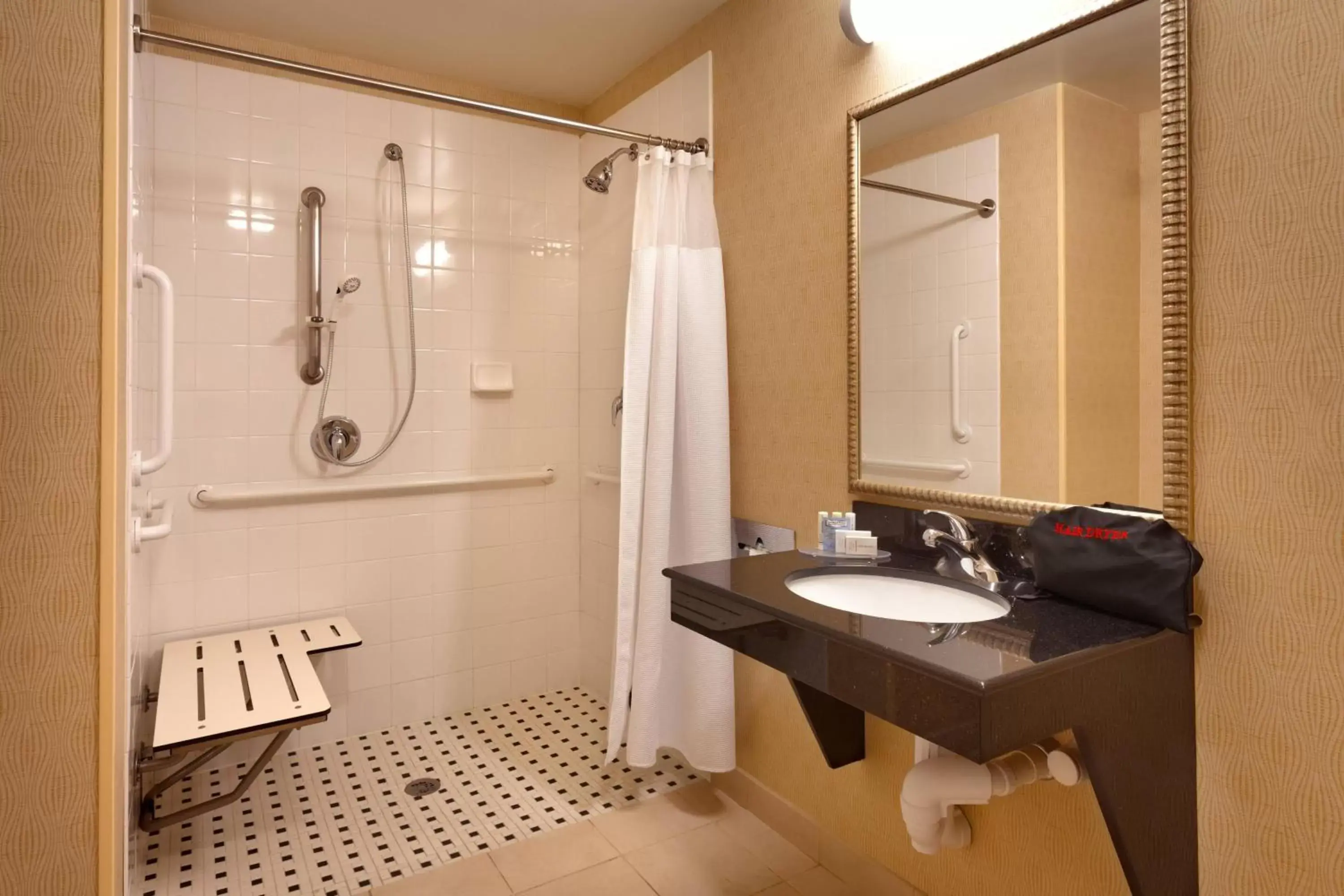 Bathroom in Fairfield Inn & Suites Boise Nampa