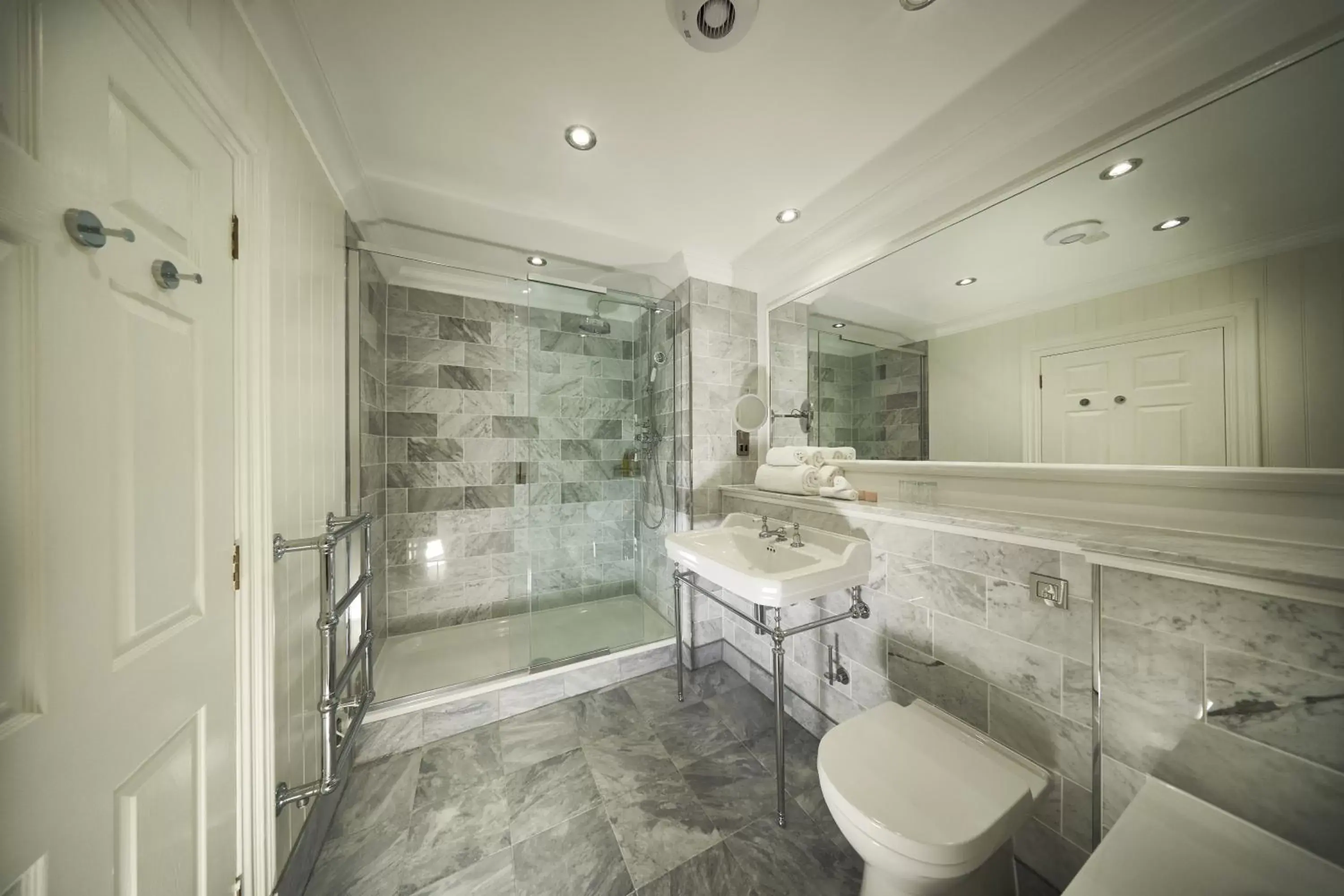 Shower, Bathroom in Golf View Hotel & Spa