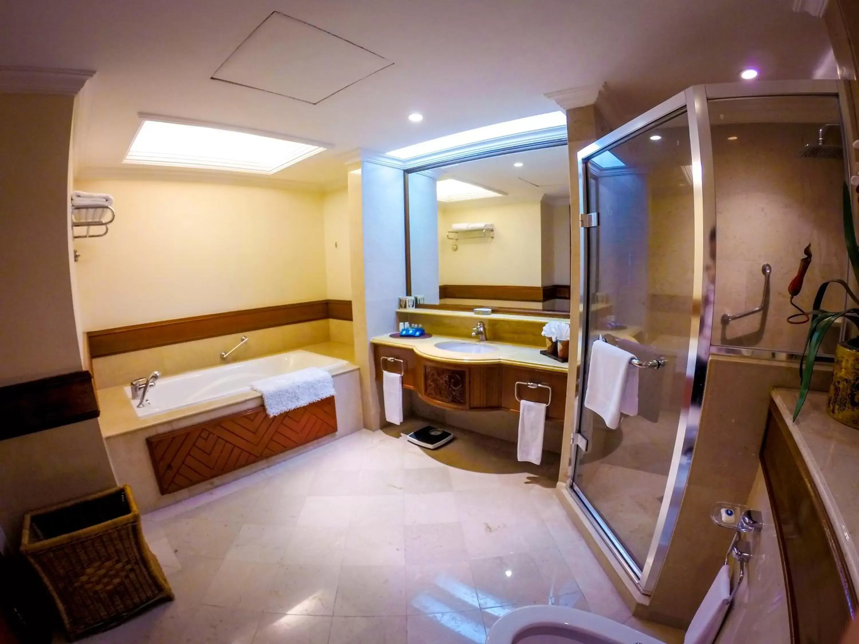 Shower, Bathroom in Nexus Resort & Spa Karambunai