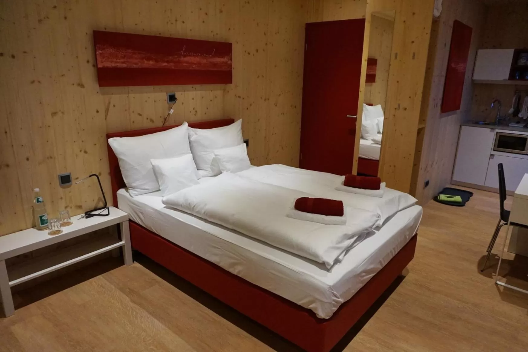 Photo of the whole room, Bed in mein kleinHOTEL