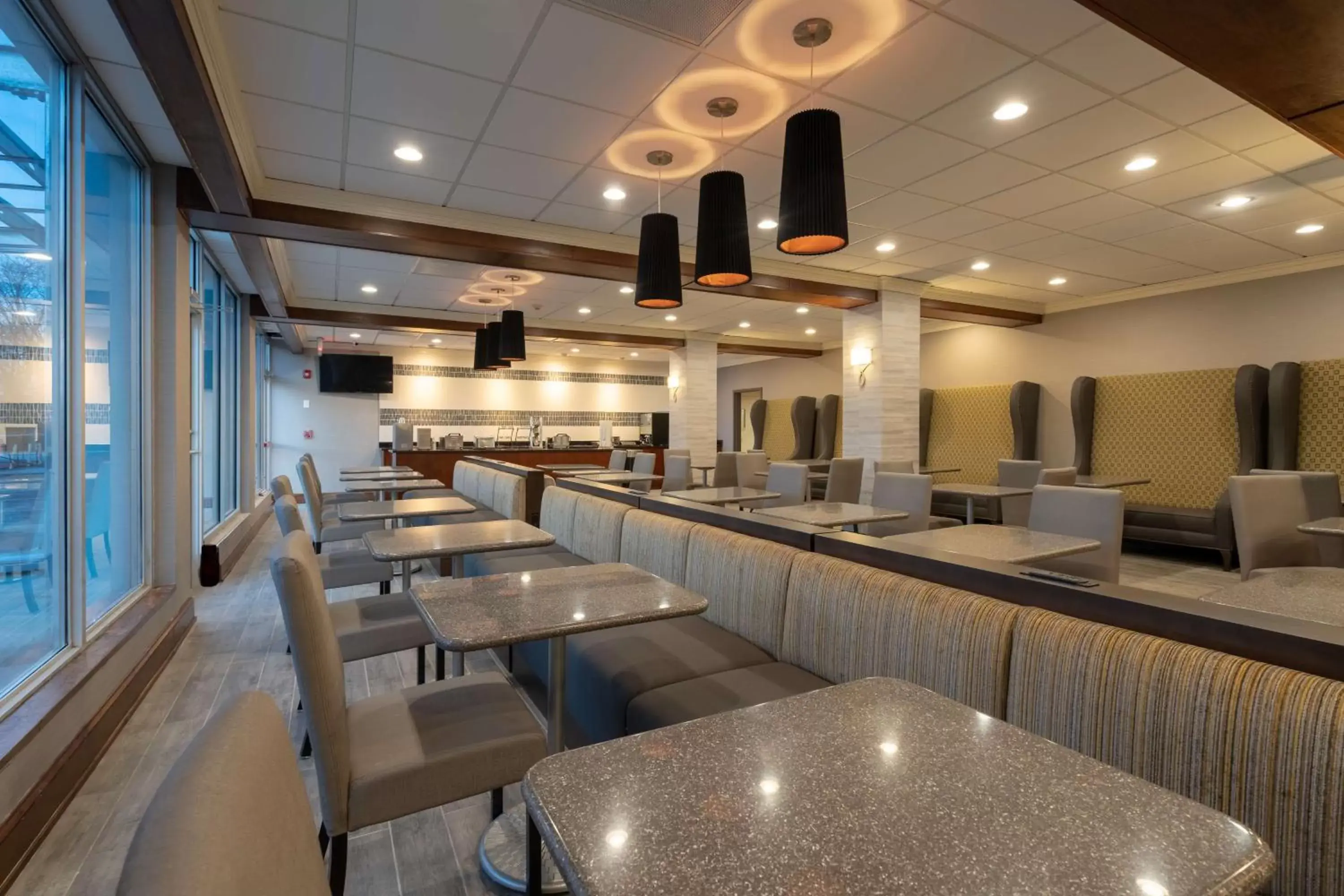Restaurant/places to eat in Best Western Premier Airport/Expo Center Hotel