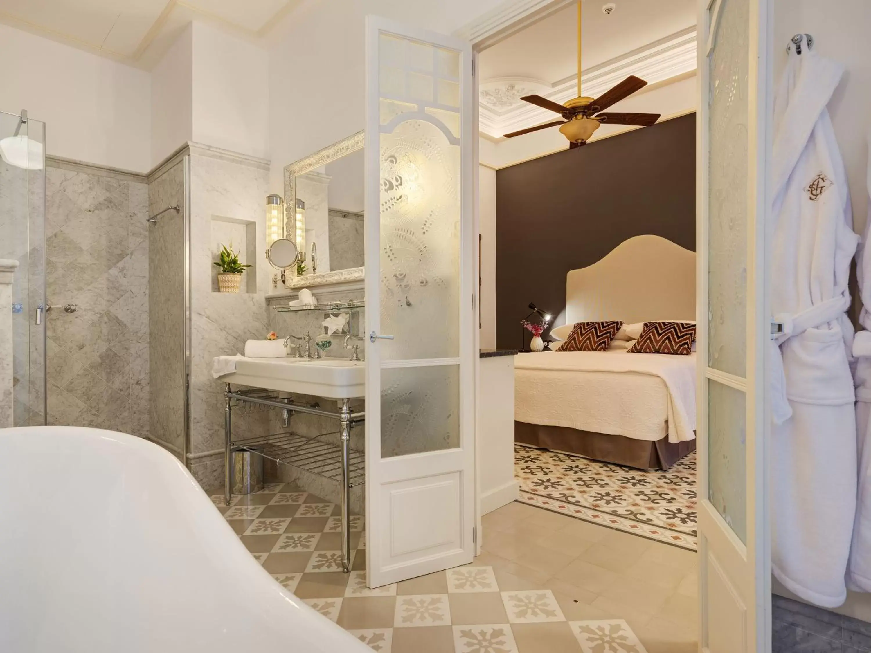 Bedroom, Bed in Hotel Gloria de Sant Jaume