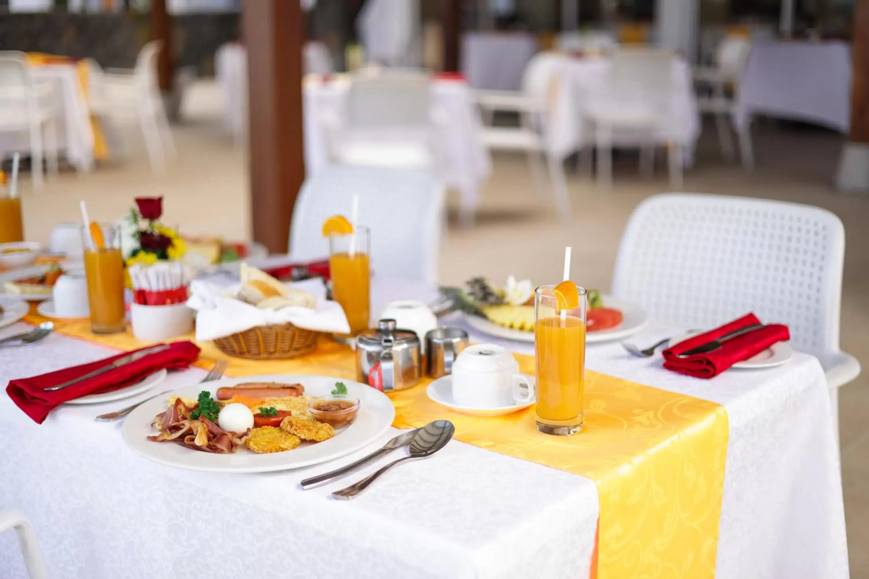 Breakfast, Restaurant/Places to Eat in Laguna Beach Hotel & Spa
