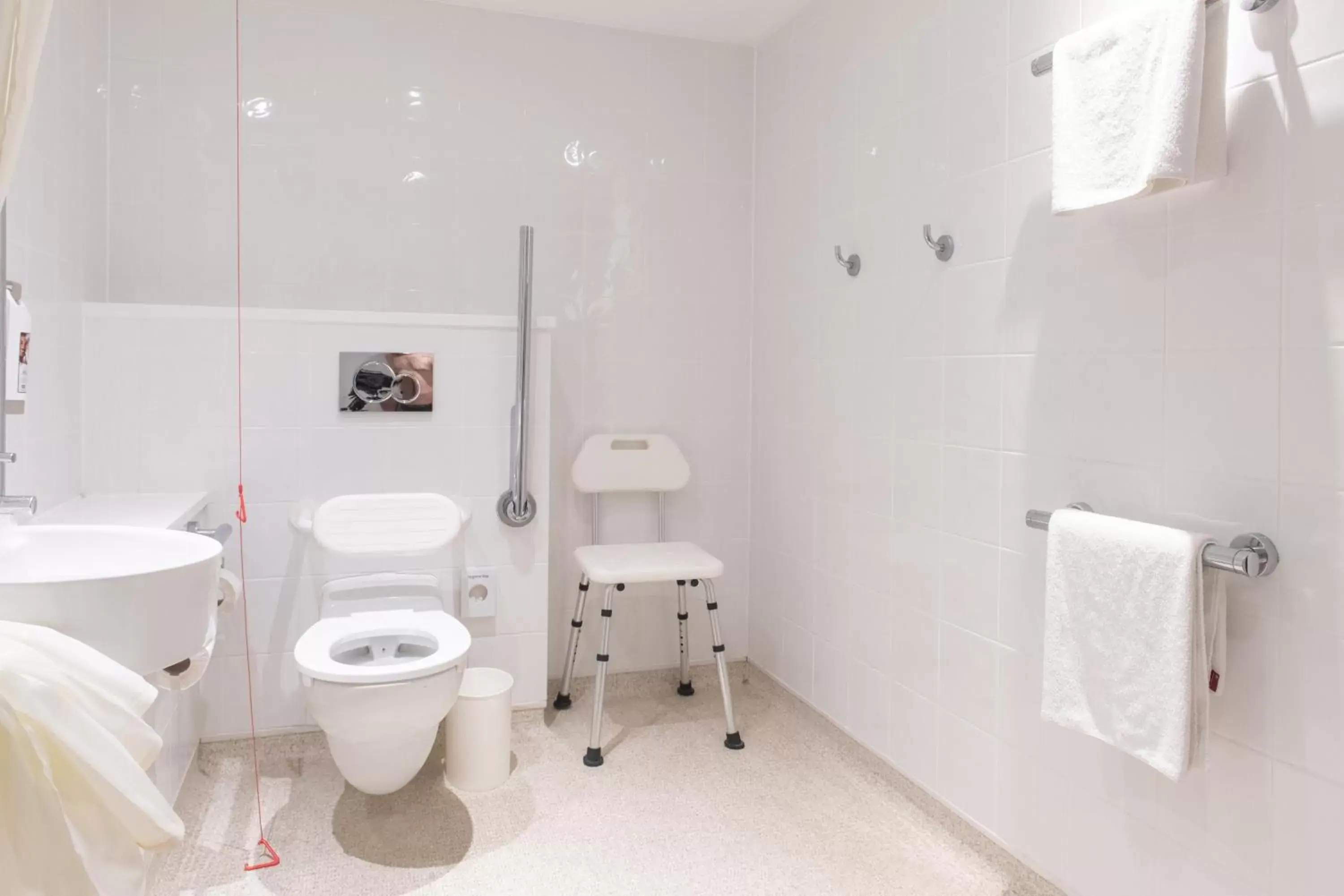 Bathroom in ibis Brighton City Centre - Station
