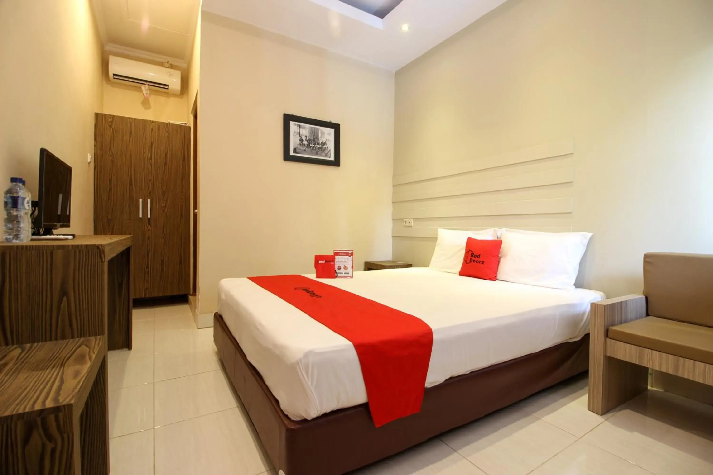 Bedroom in RedDoorz Plus @ Jalan Damai 2