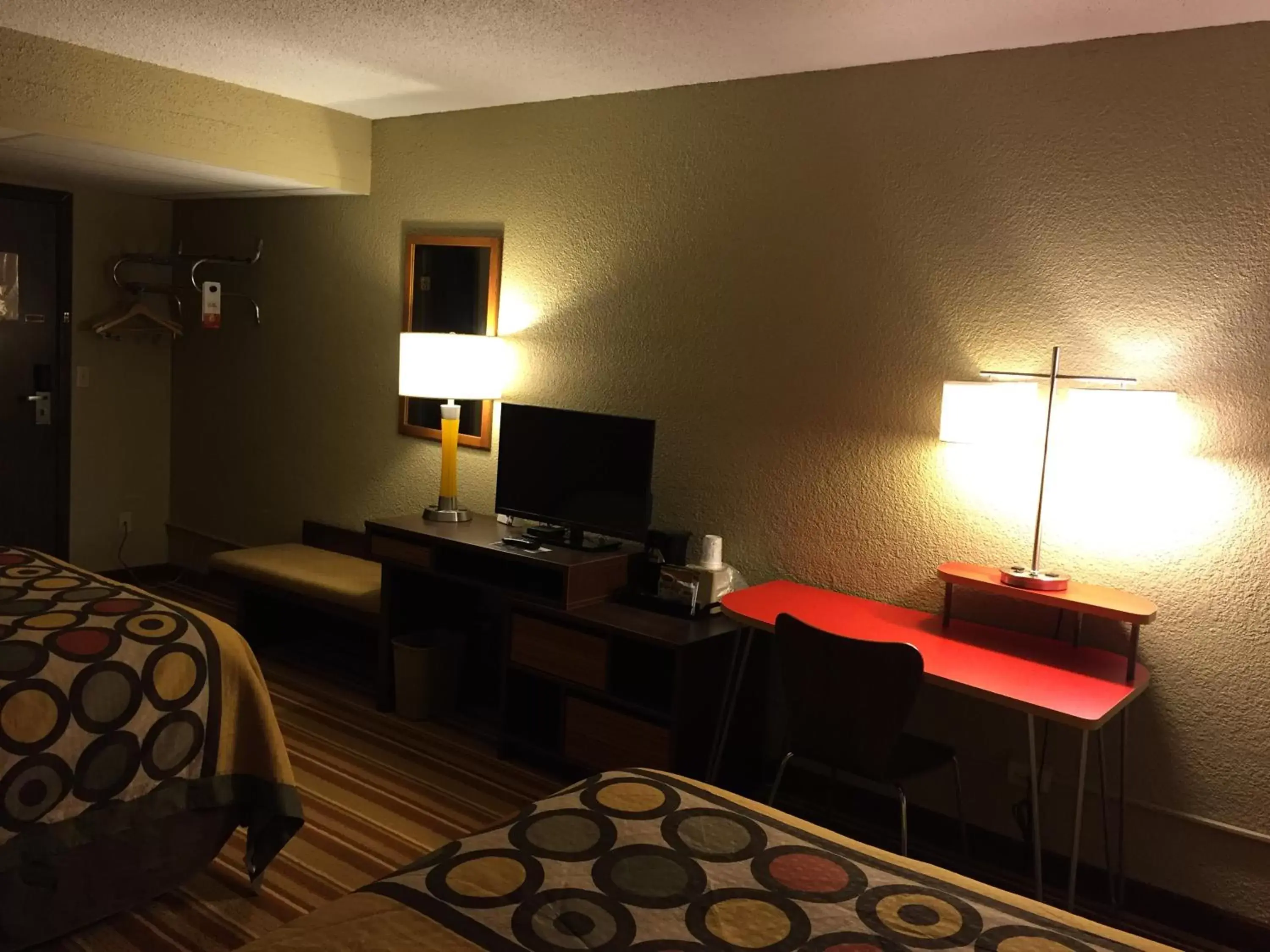 Bedroom, TV/Entertainment Center in Super 8 by Wyndham Redfield