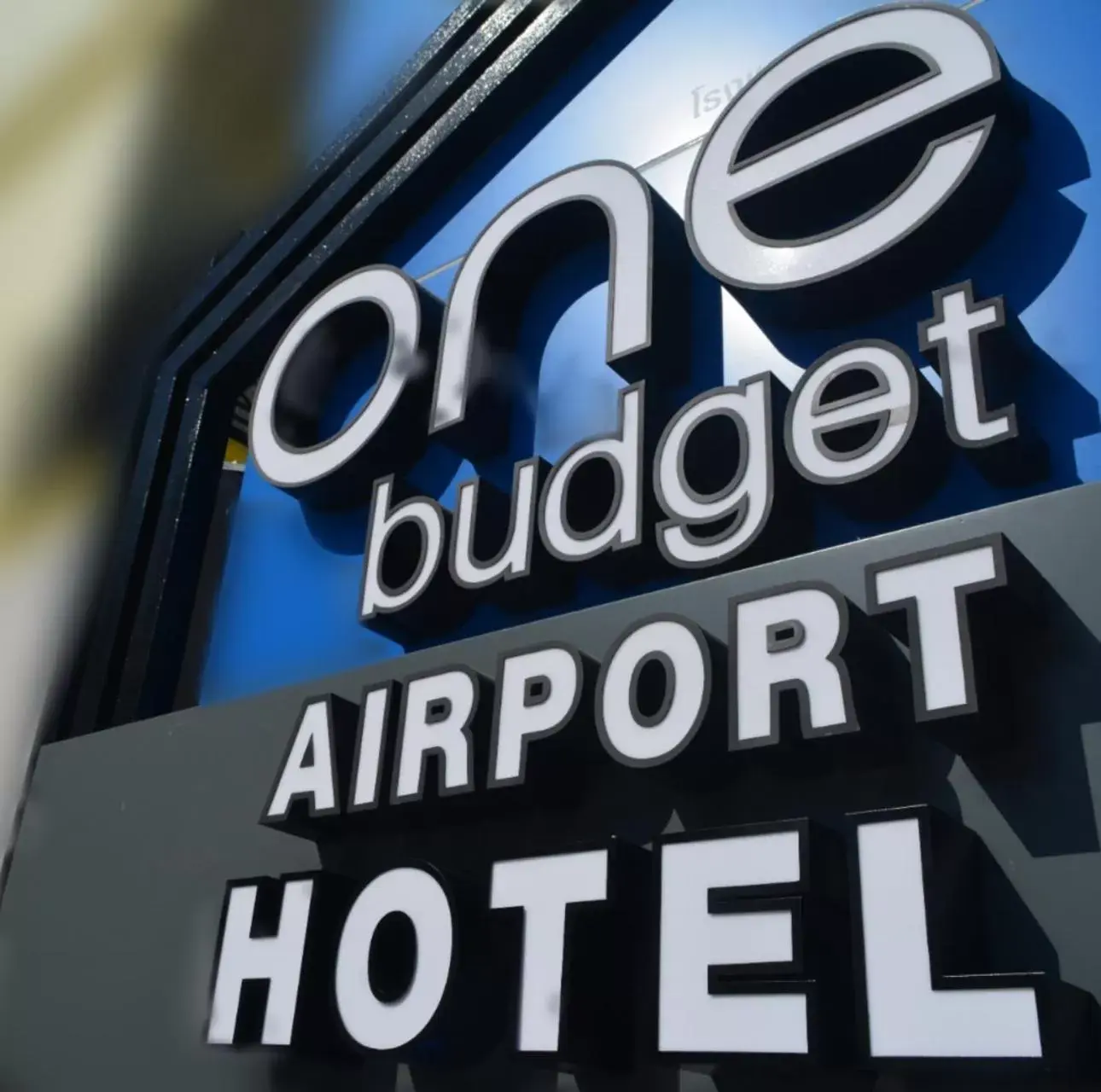 Facade/entrance in วัน บัดเจท เชียงราย สนามบิน One Budget Hotel Chiangrai Airport Facade/entrance in วัน บัดเจท เชียงราย สนามบิน One Budget Hotel Chiangrai Airport