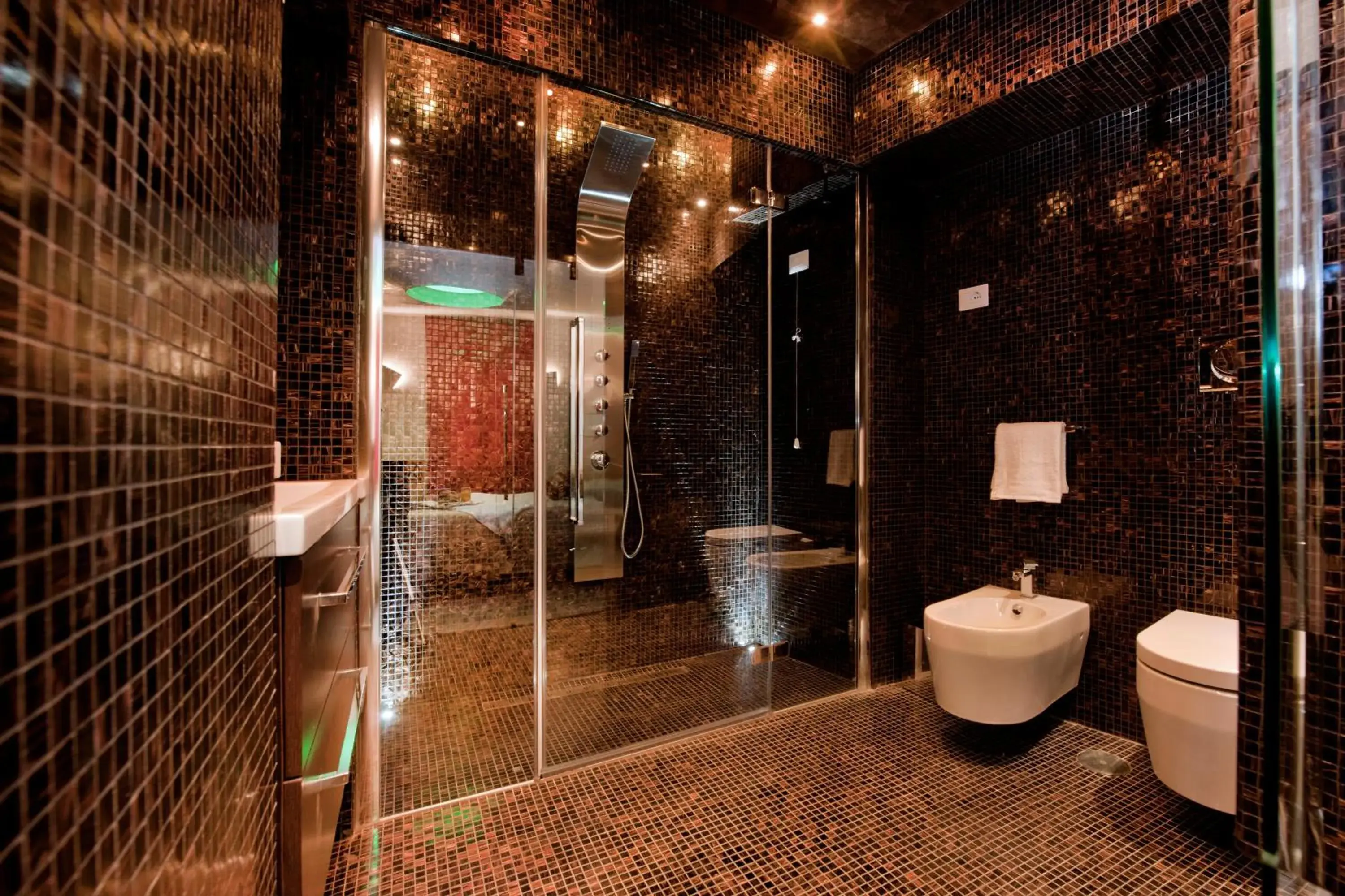 Shower, Bathroom in Pantheon Relais