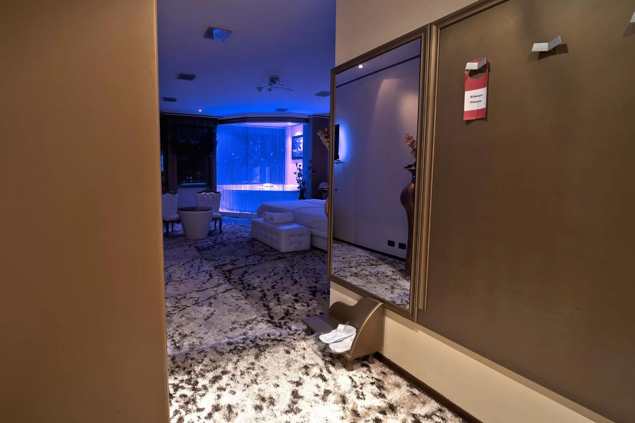 Hot Tub in Hotel Rosa Blu