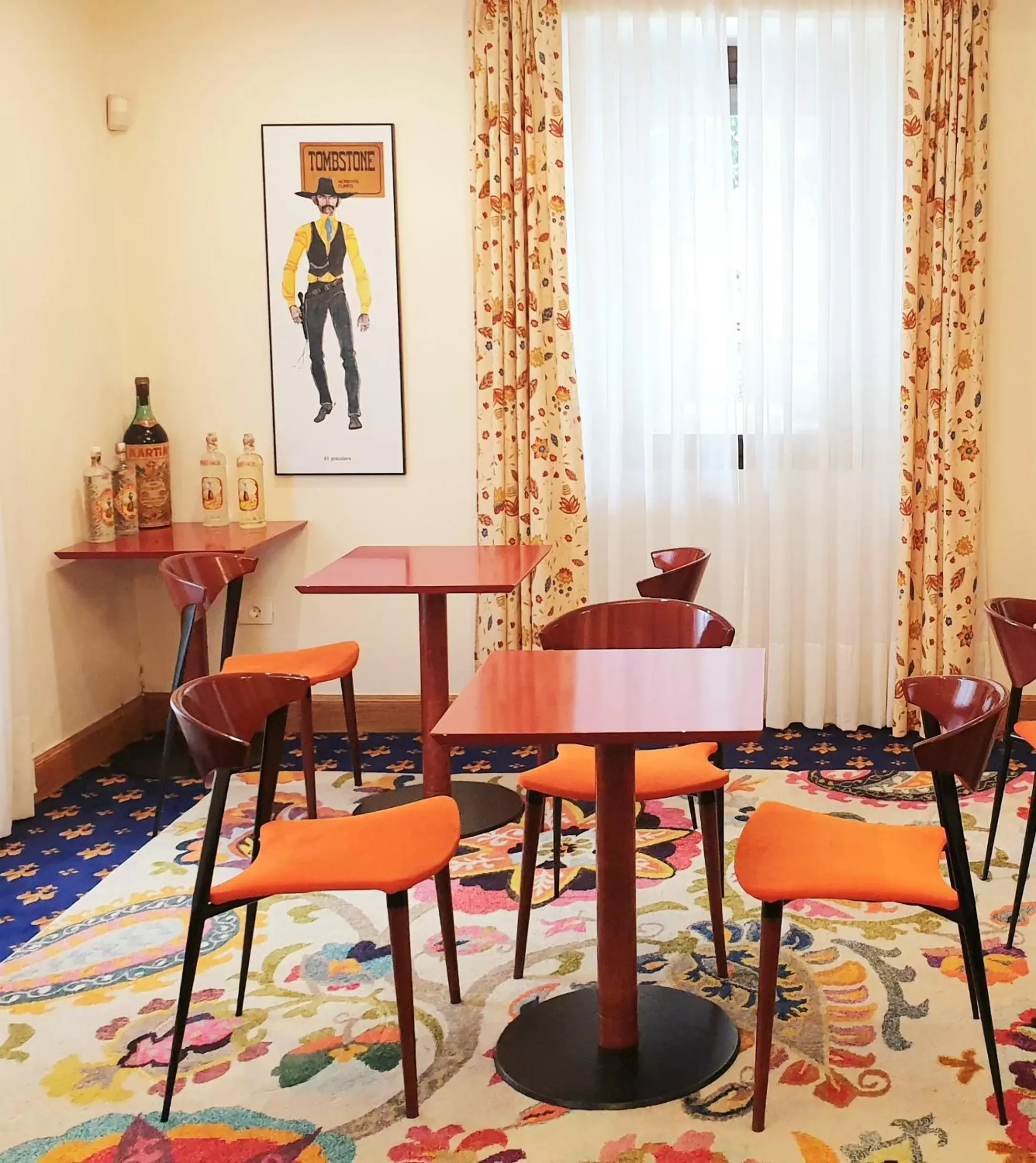 Living room, Dining Area in Hotel Zarauz