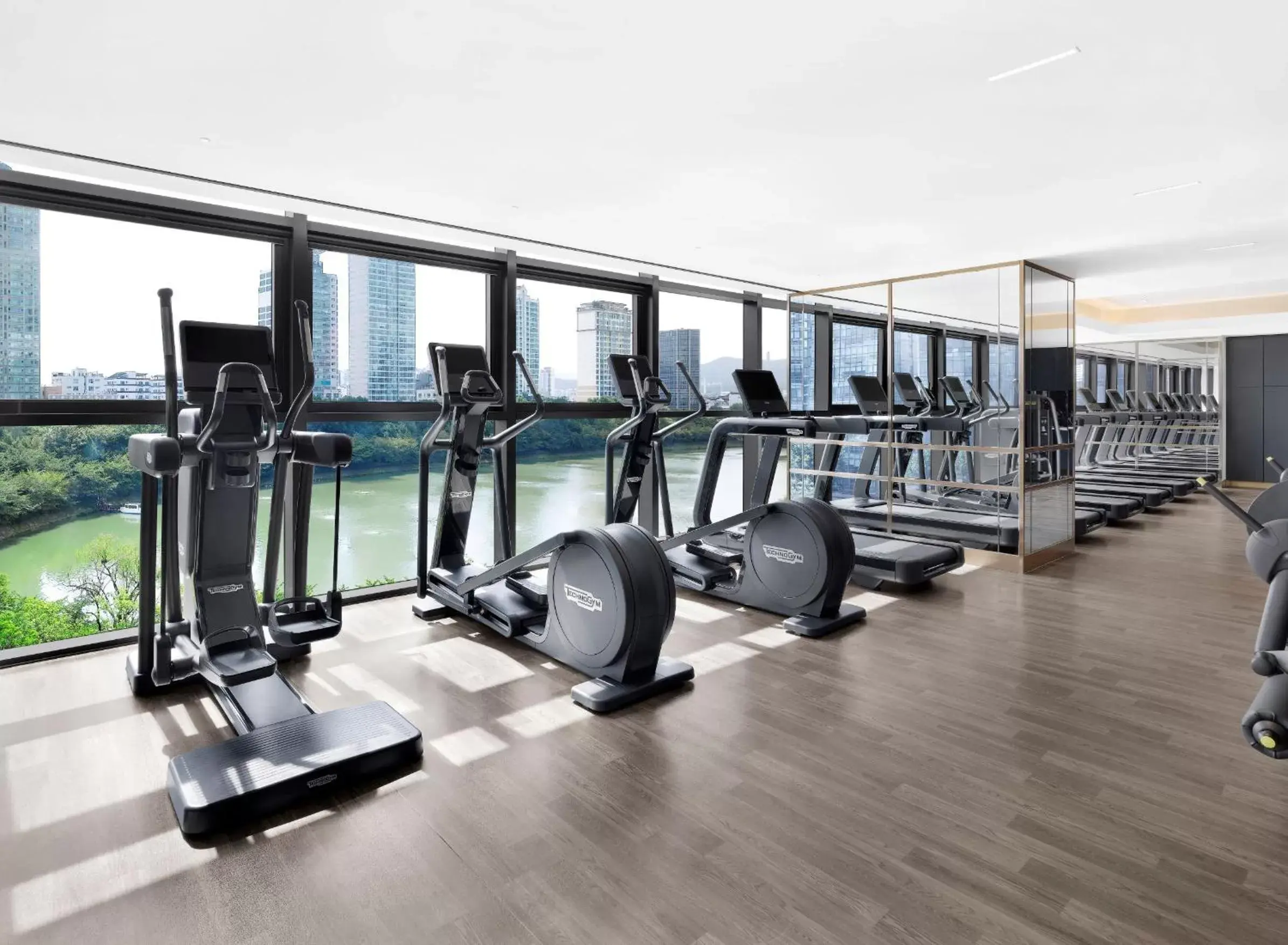 Fitness centre/facilities in Sofitel Ambassador Seoul Hotel & Serviced Residences Fitness centre/facilities in Sofitel Ambassador Seoul Hotel & Serviced Residences