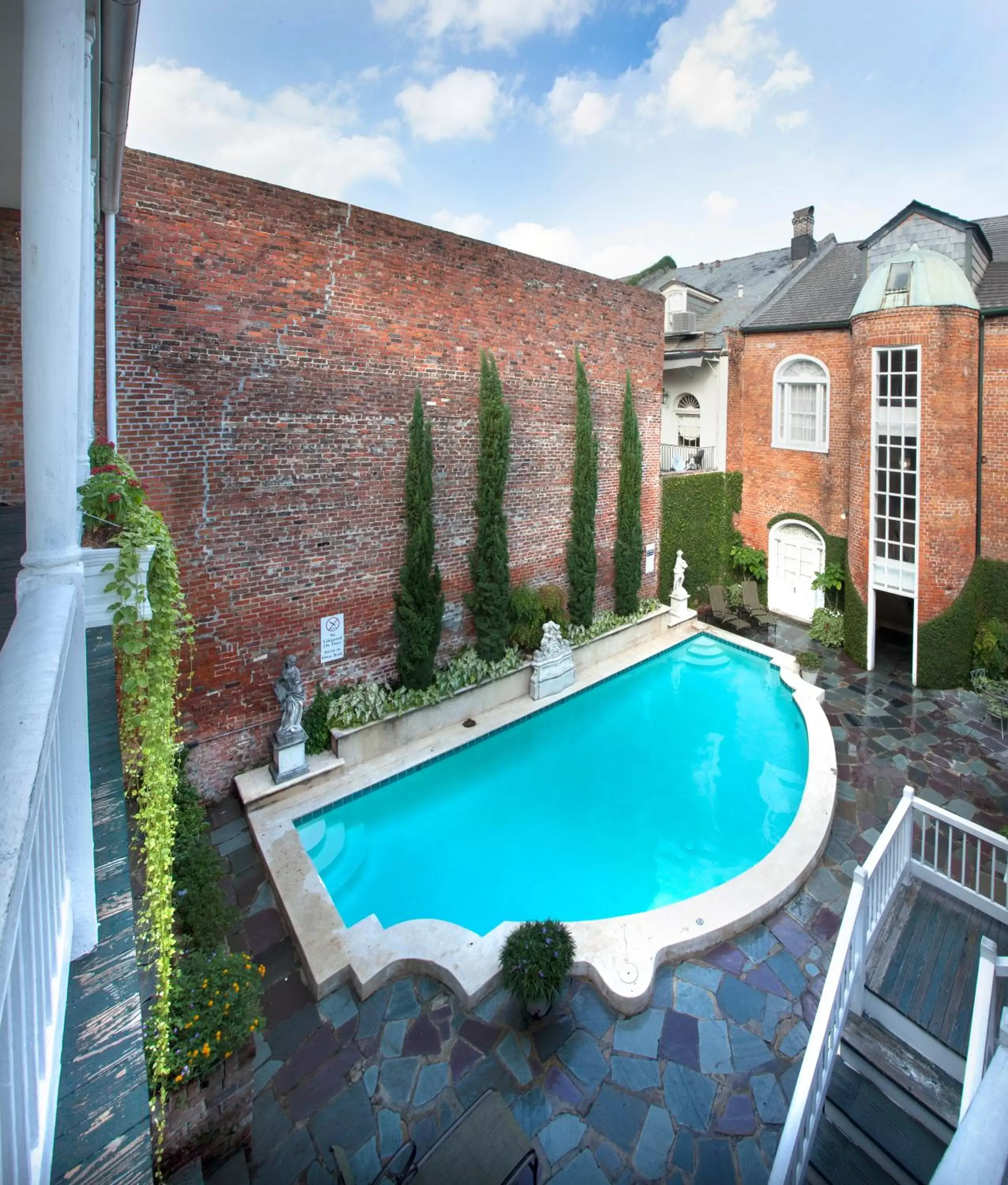 Bird's eye view, Swimming Pool in Chateau Hotel