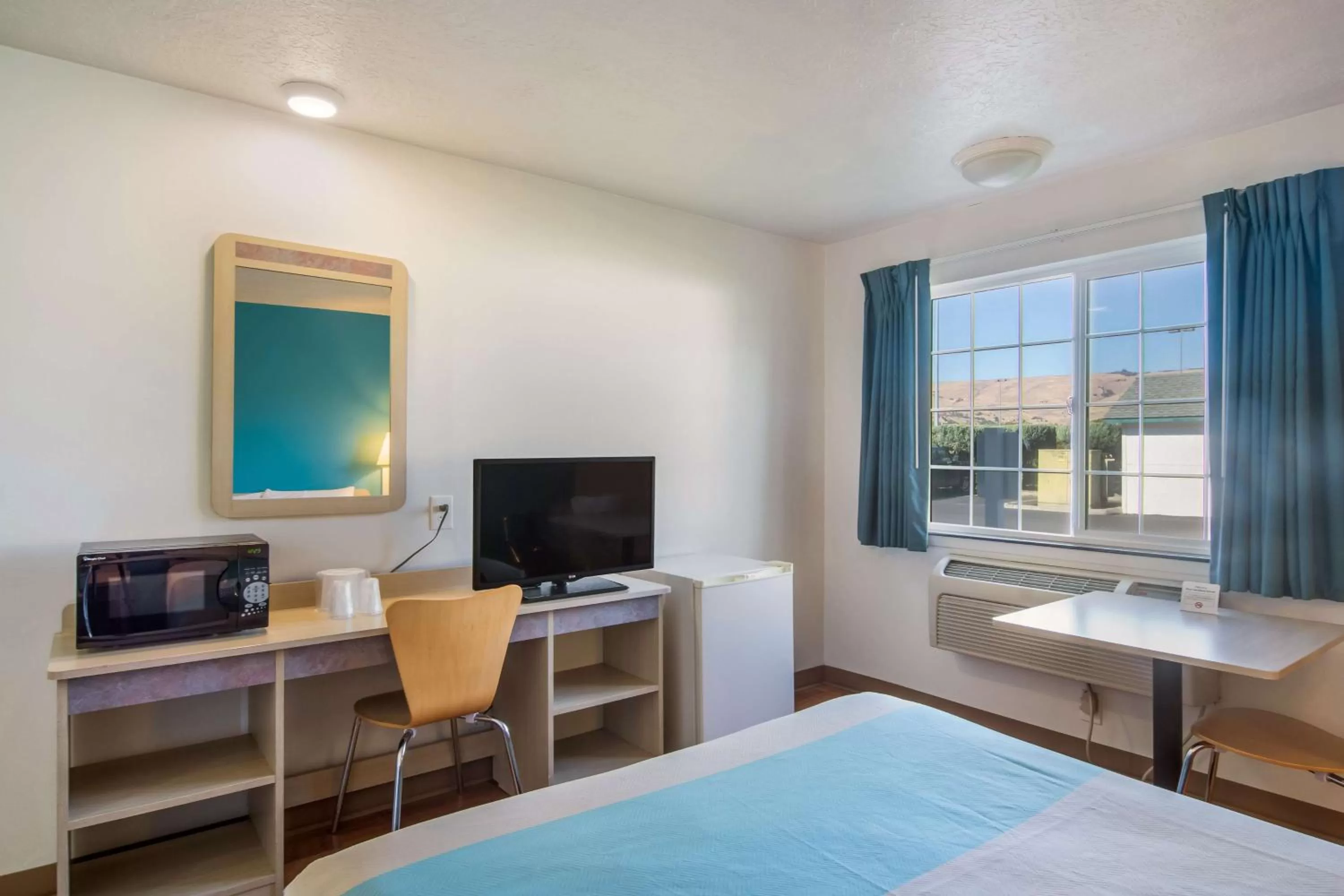 Bedroom, Bed in Motel 6-The Dalles, OR