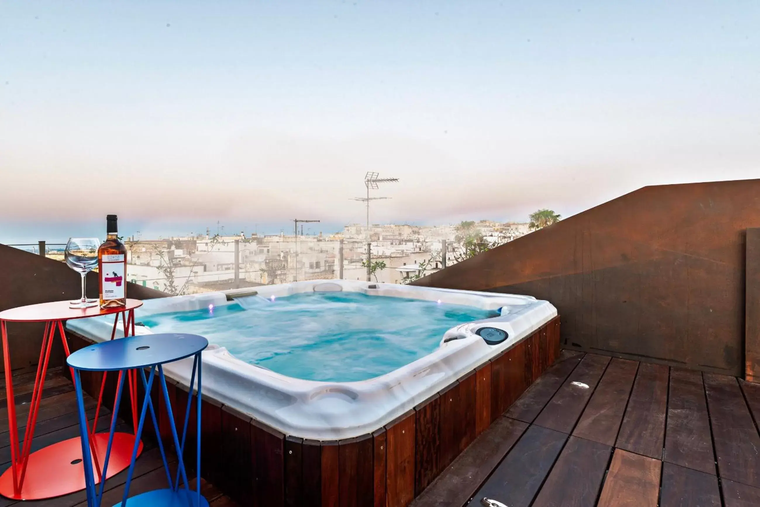 Hot Tub in Biancofiore Apartments