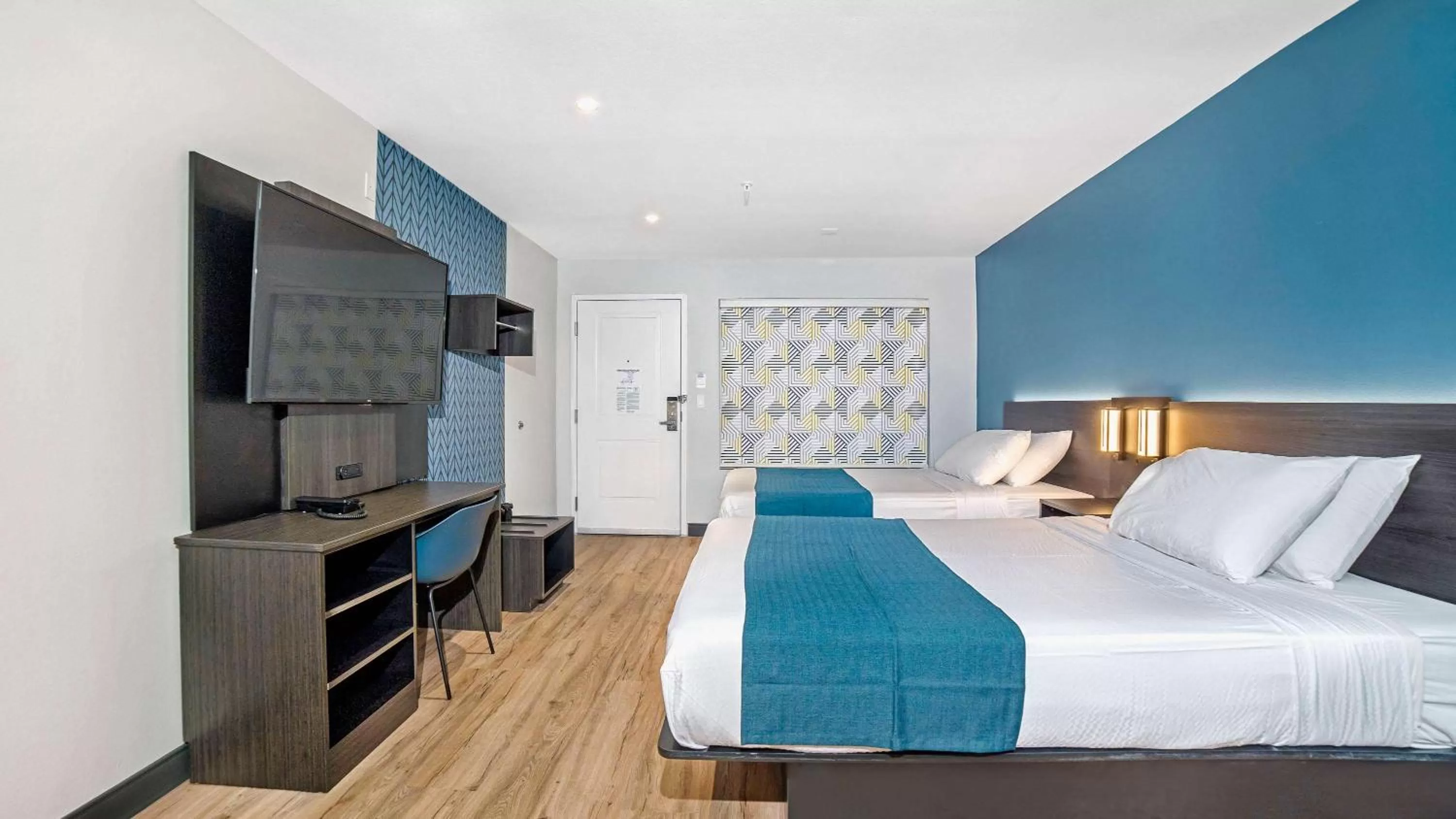 Bed in Studio 6 Suites Stockton, CA Waterfront