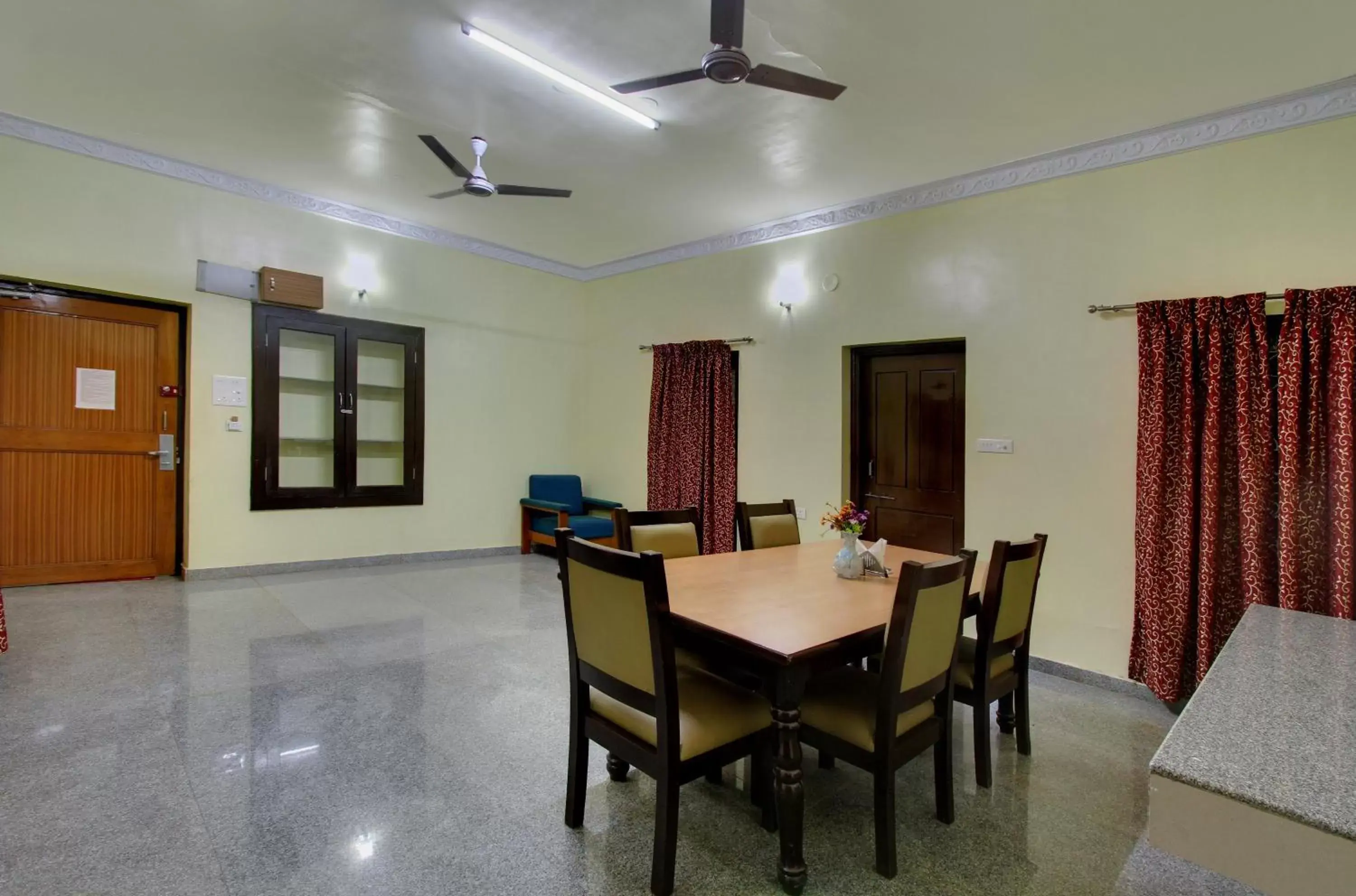 Dining Area in Kanthi Resorts Badami