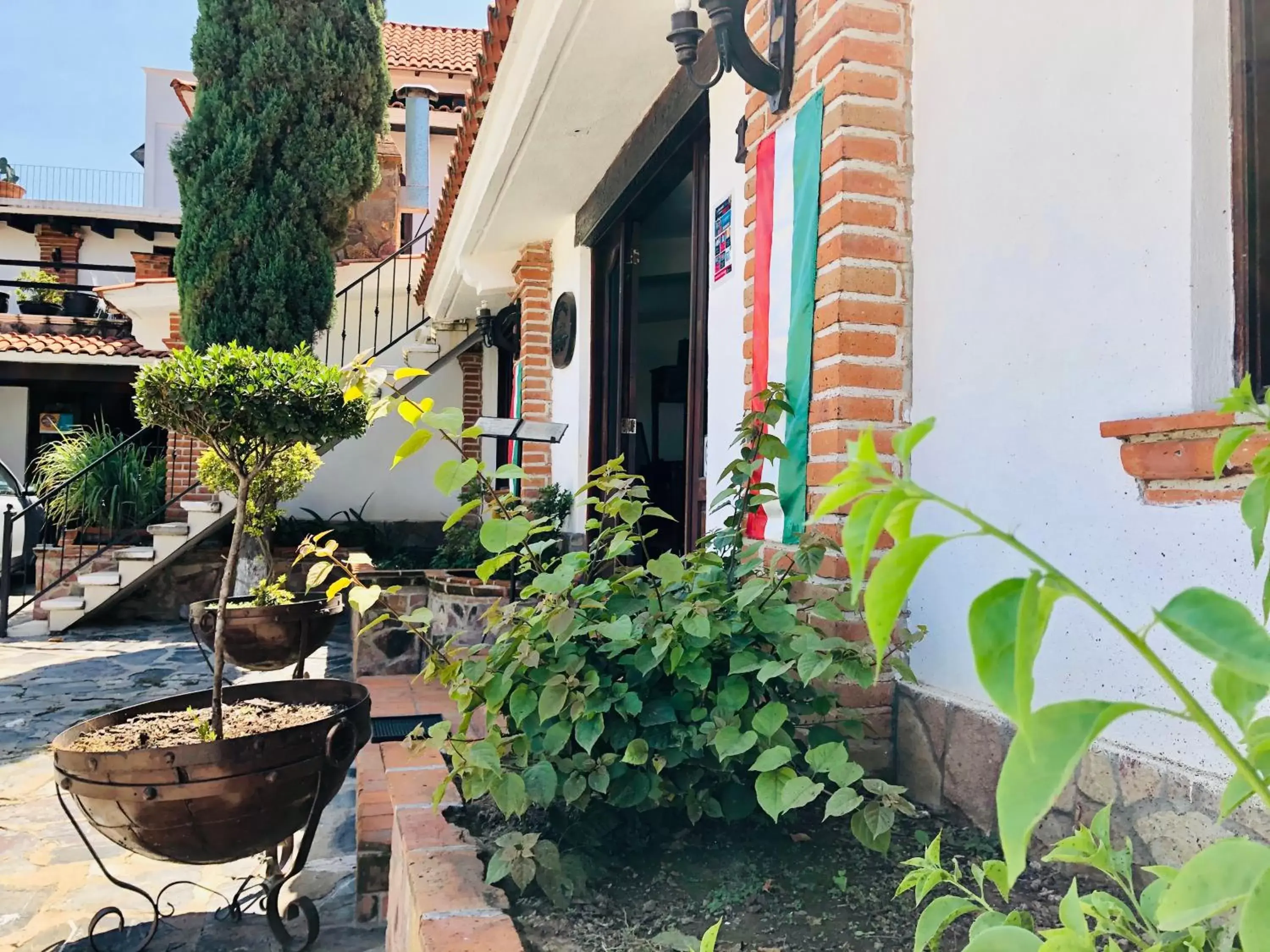 Facade/entrance in Hotel Carretas by Rotamundos