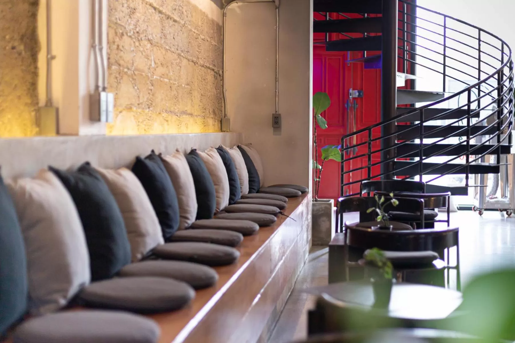 Restaurant/places to eat, Seating Area in The Singha Hotel - Korat