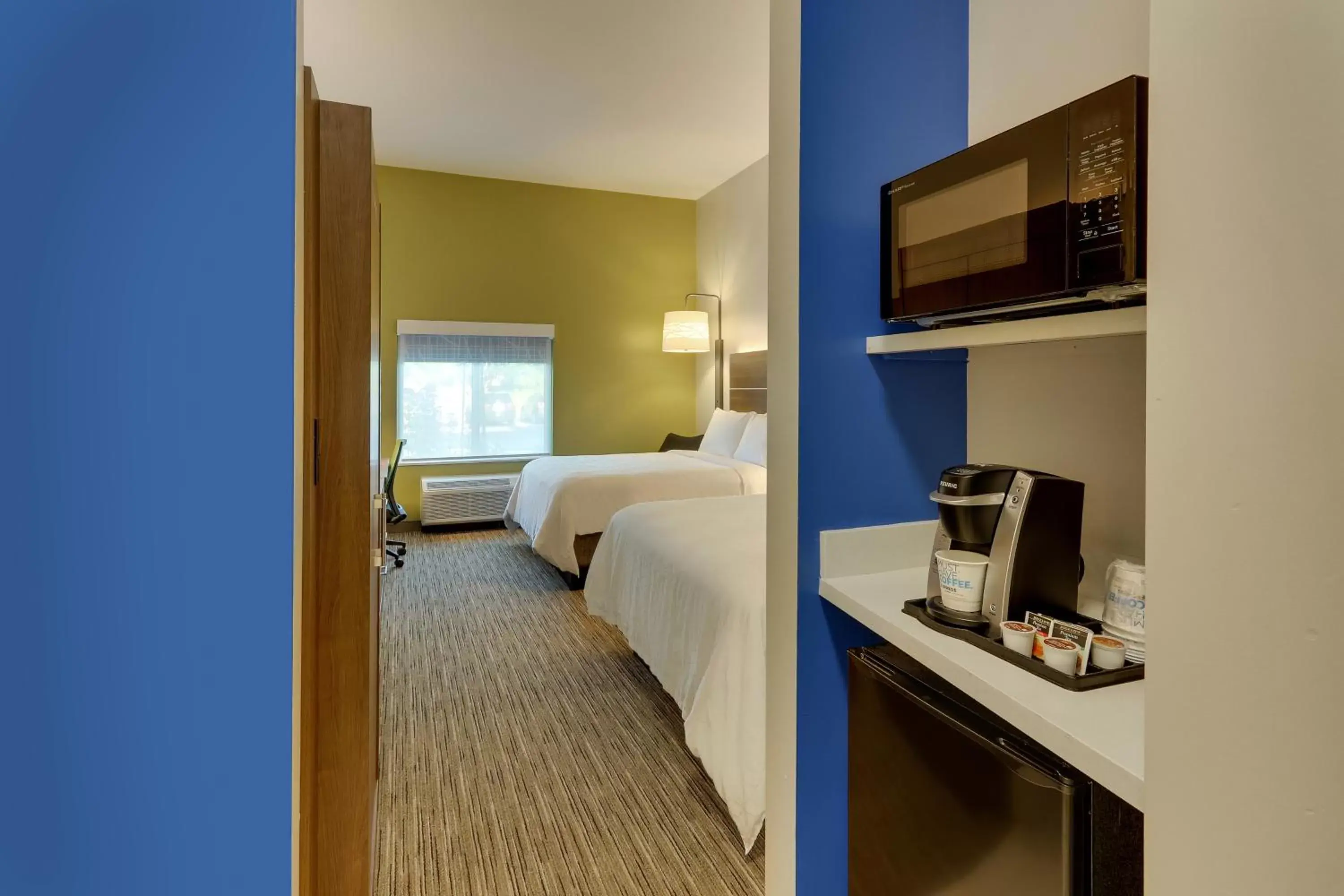 Coffee/tea facilities in Holiday Inn Express & Suites - Saugerties - Hudson Valley, an IHG Hotel