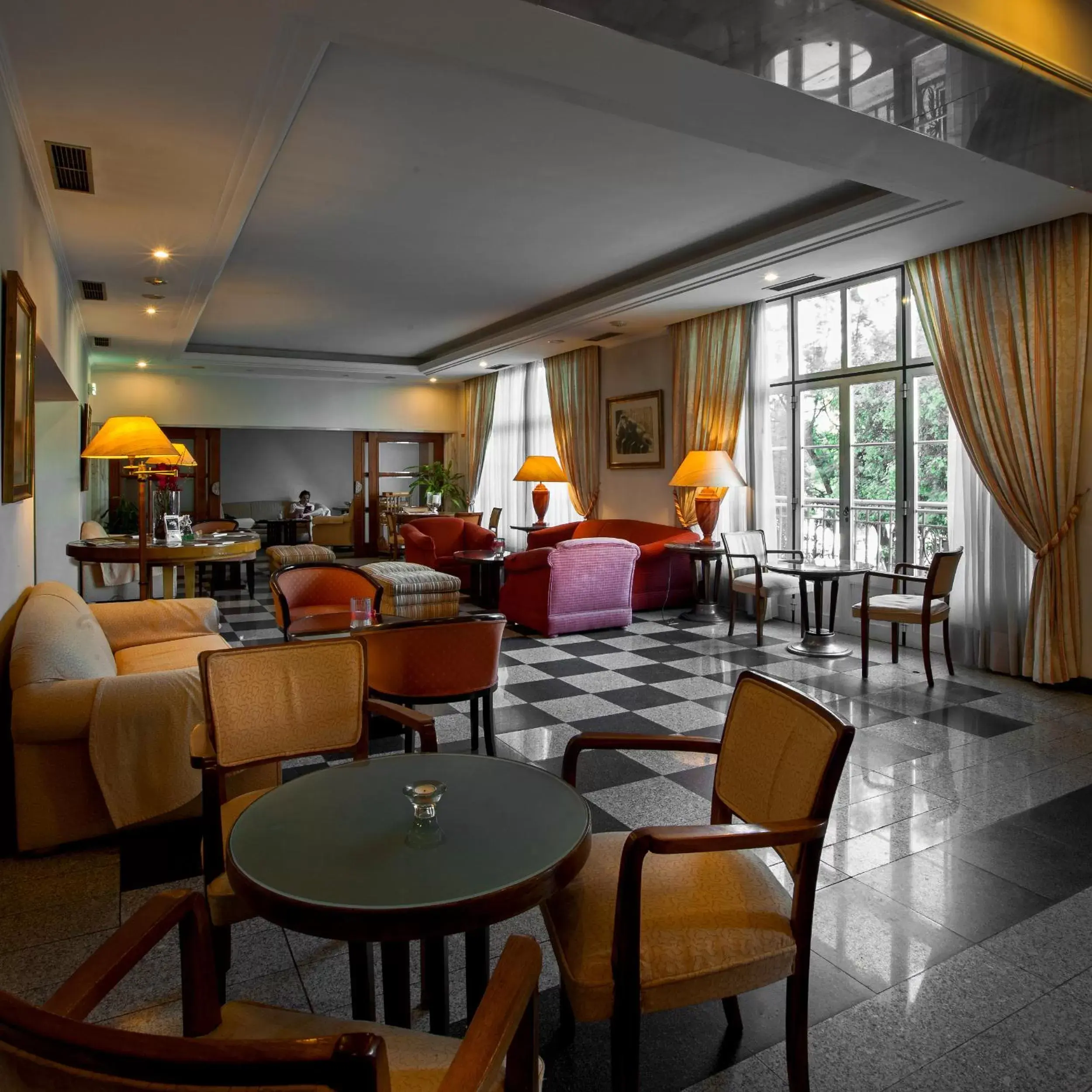 Lobby or reception, Restaurant/Places to Eat in Hotel Metropole