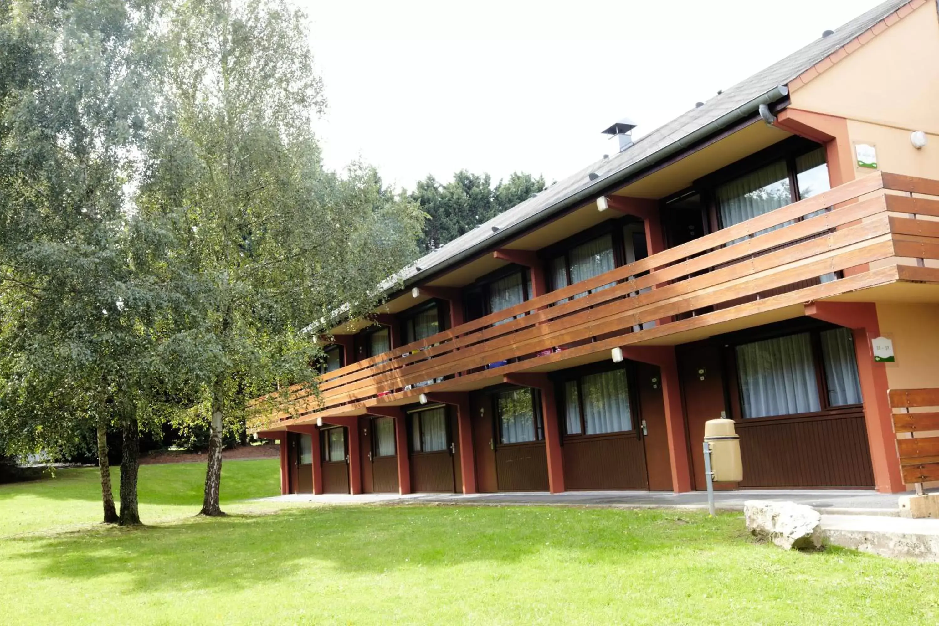 Facade/entrance, Property Building in KYRIAD HONFLEUR - La Riviere Saint Sauveur