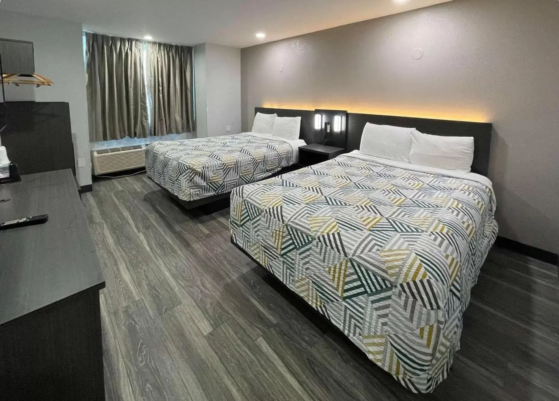 Queen Room with Two Queen Beds - Disability Access - Roll In Shower in Motel 6-Fort Worth, TX - Burleson Queen Room with Two Queen Beds - Disability Access - Roll In Shower in Motel 6-Fort Worth, TX - Burleson