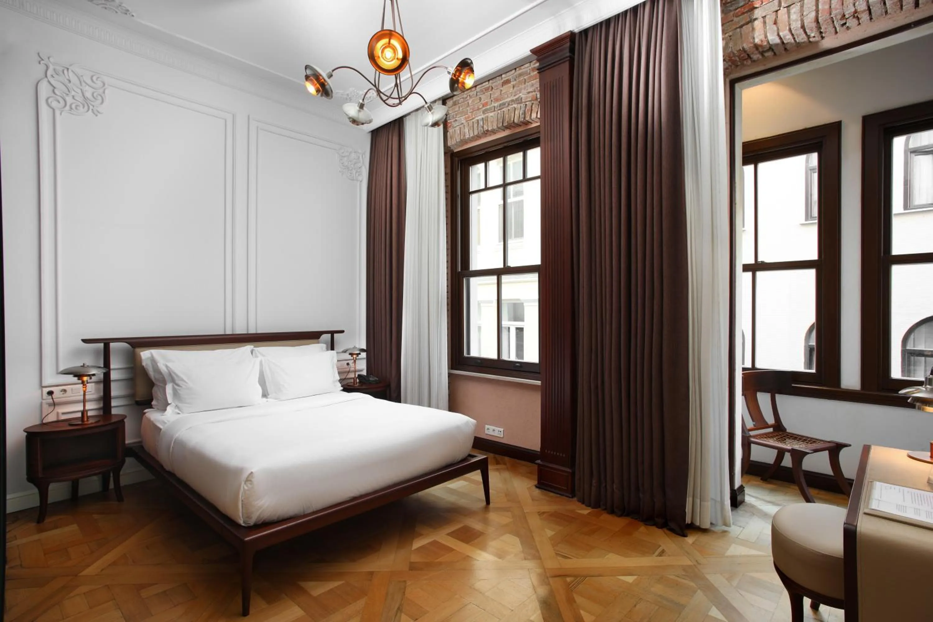 Bed in Georges Hotel Galata