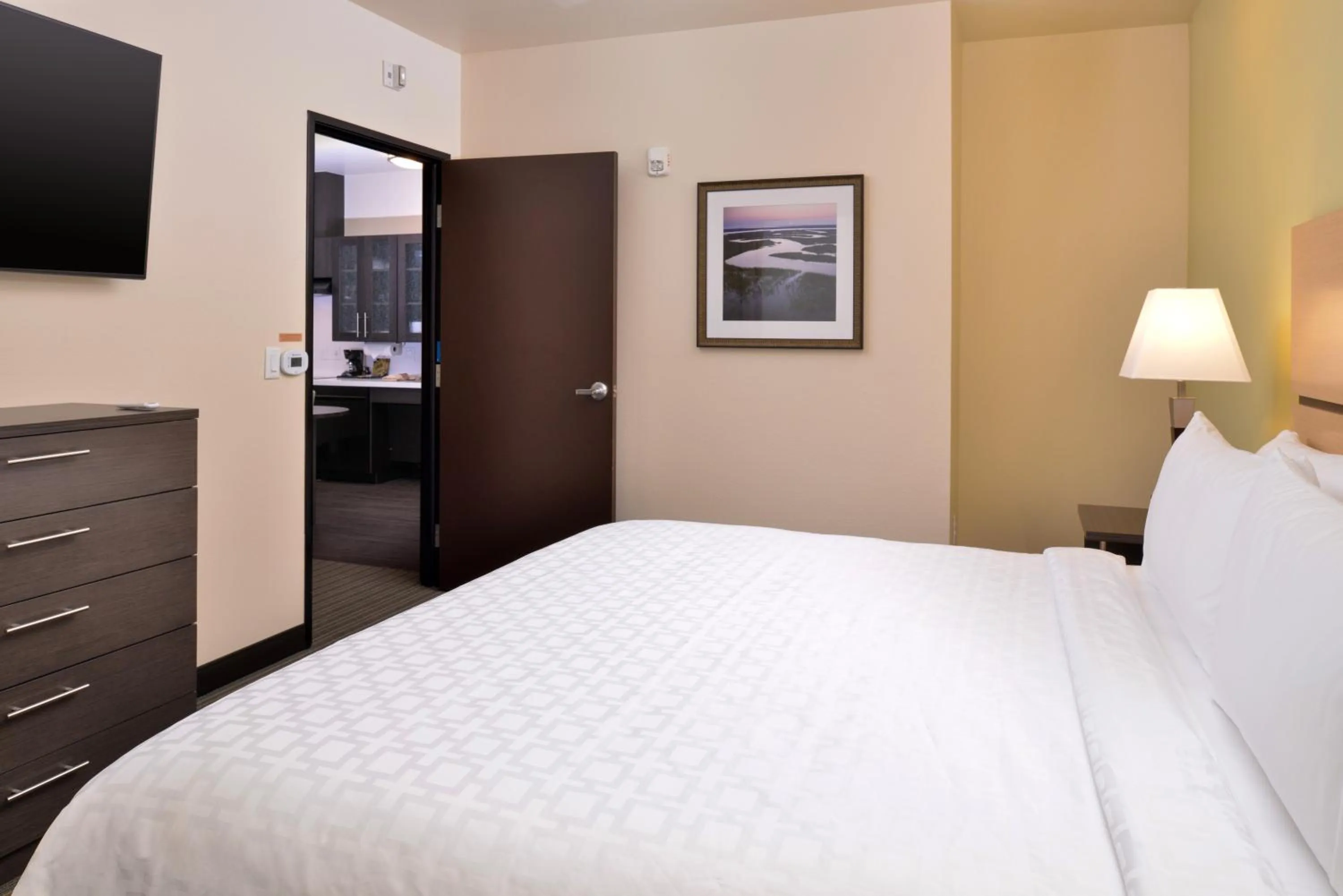 Photo of the whole room, Bed in Candlewood Suites - Austin Airport by IHG