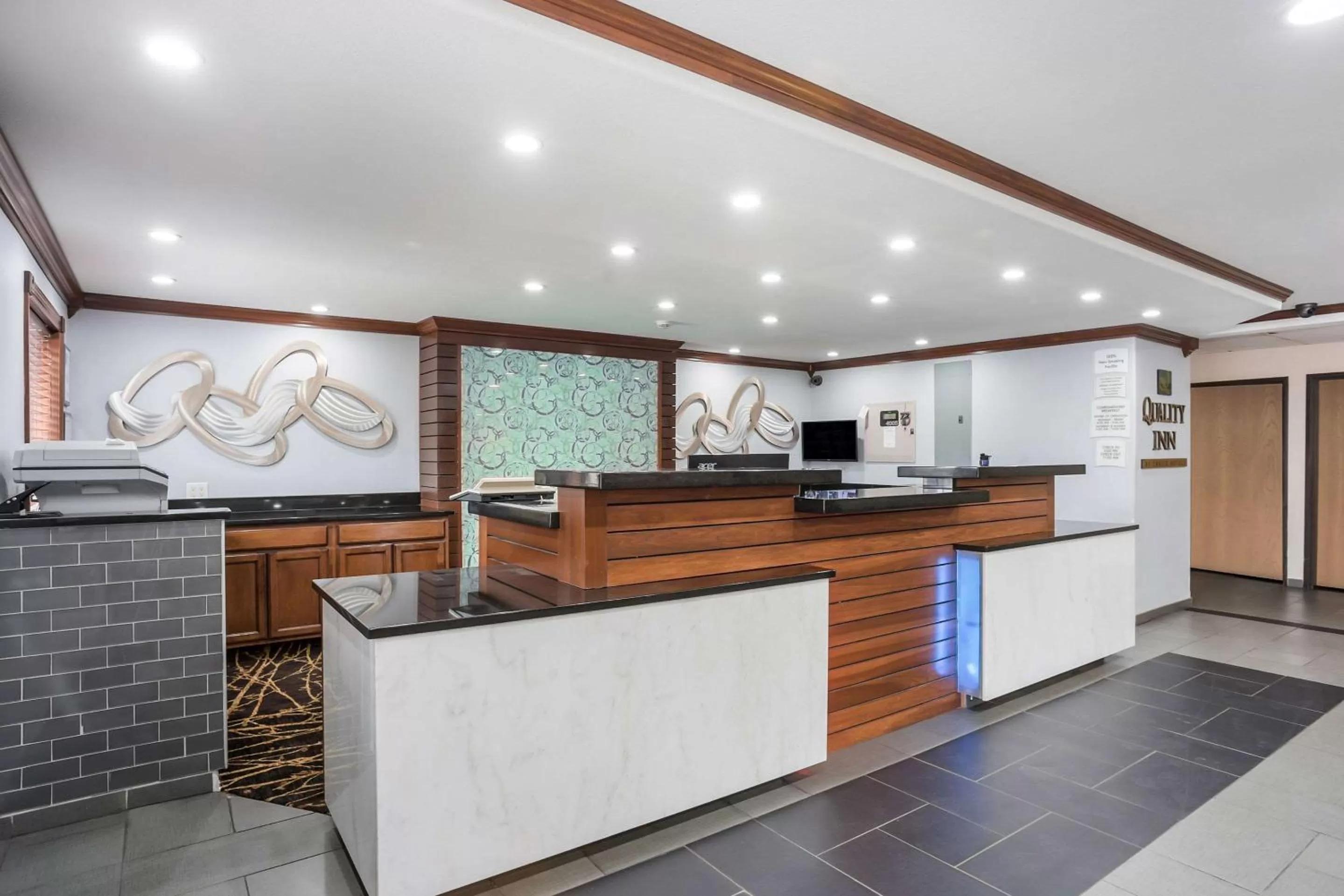 Lobby or reception in Quality Inn Cedar Rapids South