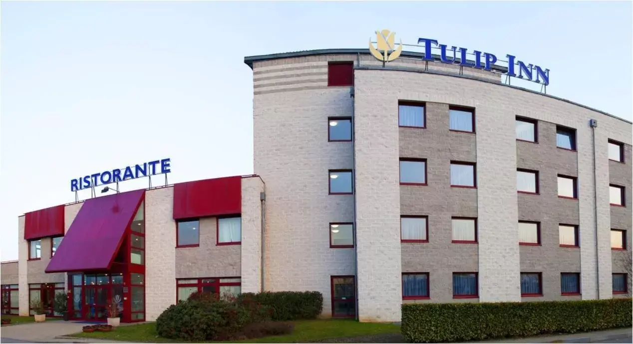 Facade/entrance in Tulip Inn Turin South Facade/entrance in Tulip Inn Turin South