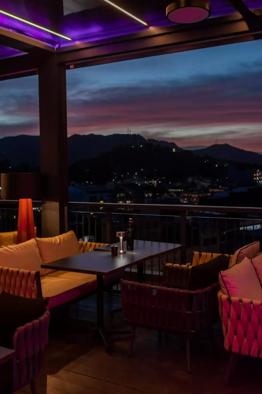 Restaurant/places to eat in Hotel XYZ Restaurant/places to eat in Hotel XYZ
