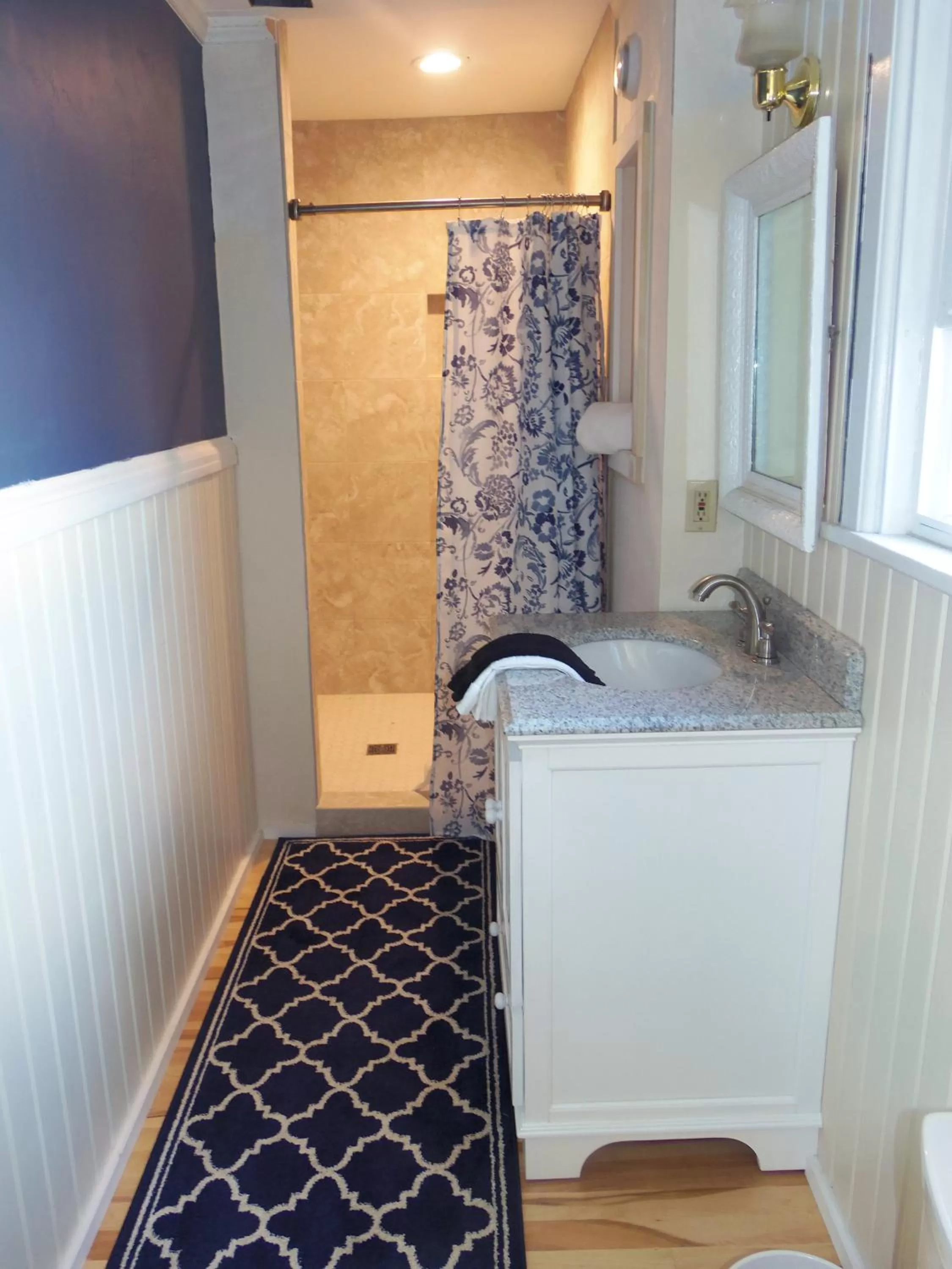 Bathroom in The Wanderlust Hotel