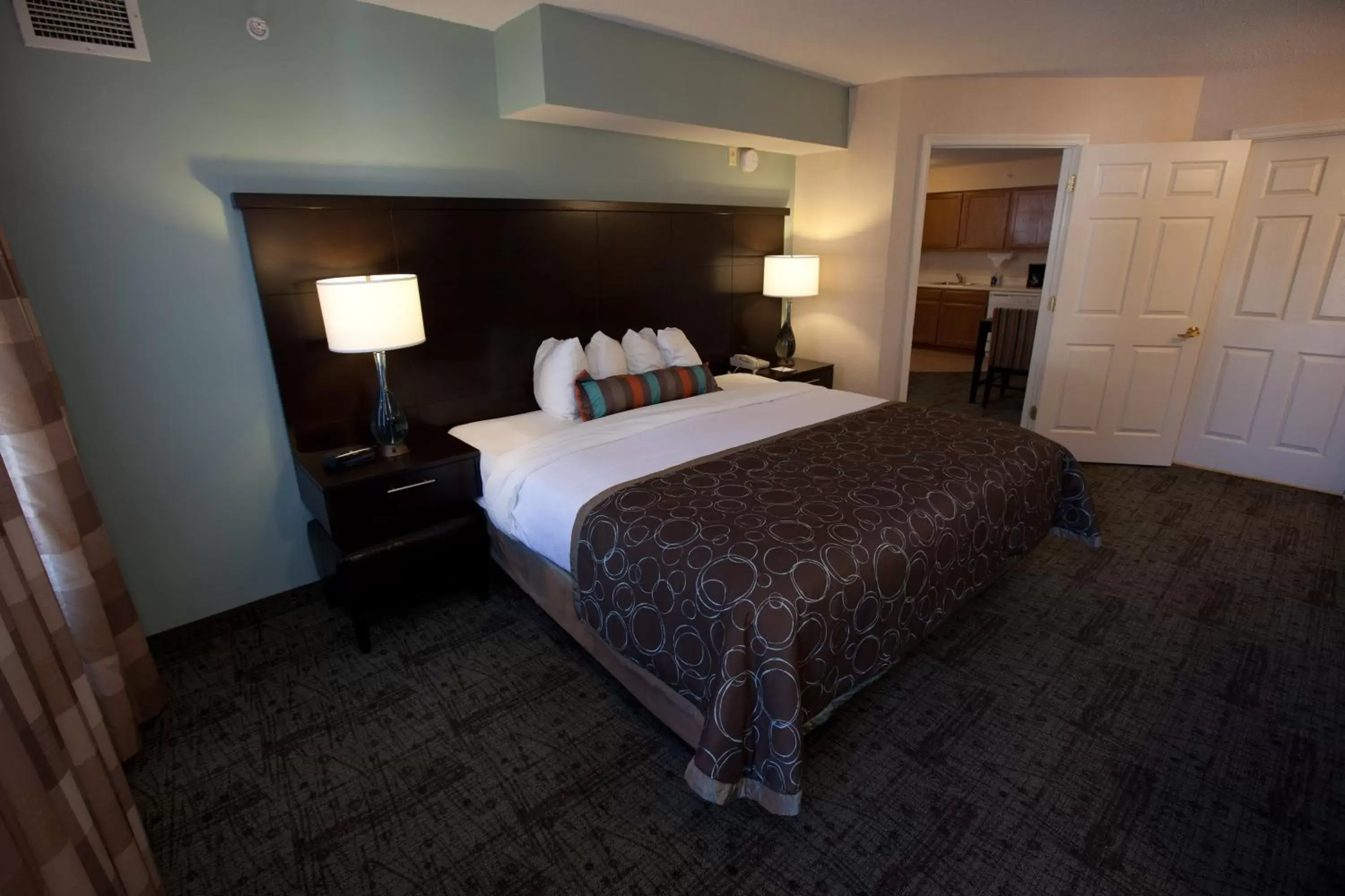 Photo of the whole room, Bed in Homewood Suites by Hilton Atlanta Buckhead Pharr Road