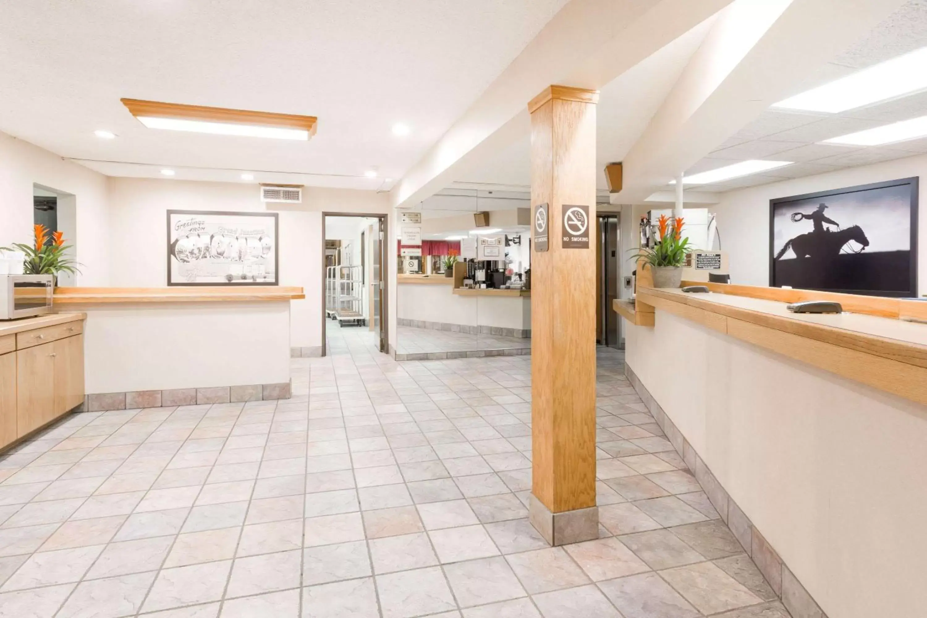 Lobby or reception, Lobby/Reception in Super 8 by Wyndham Grand Junction Colorado