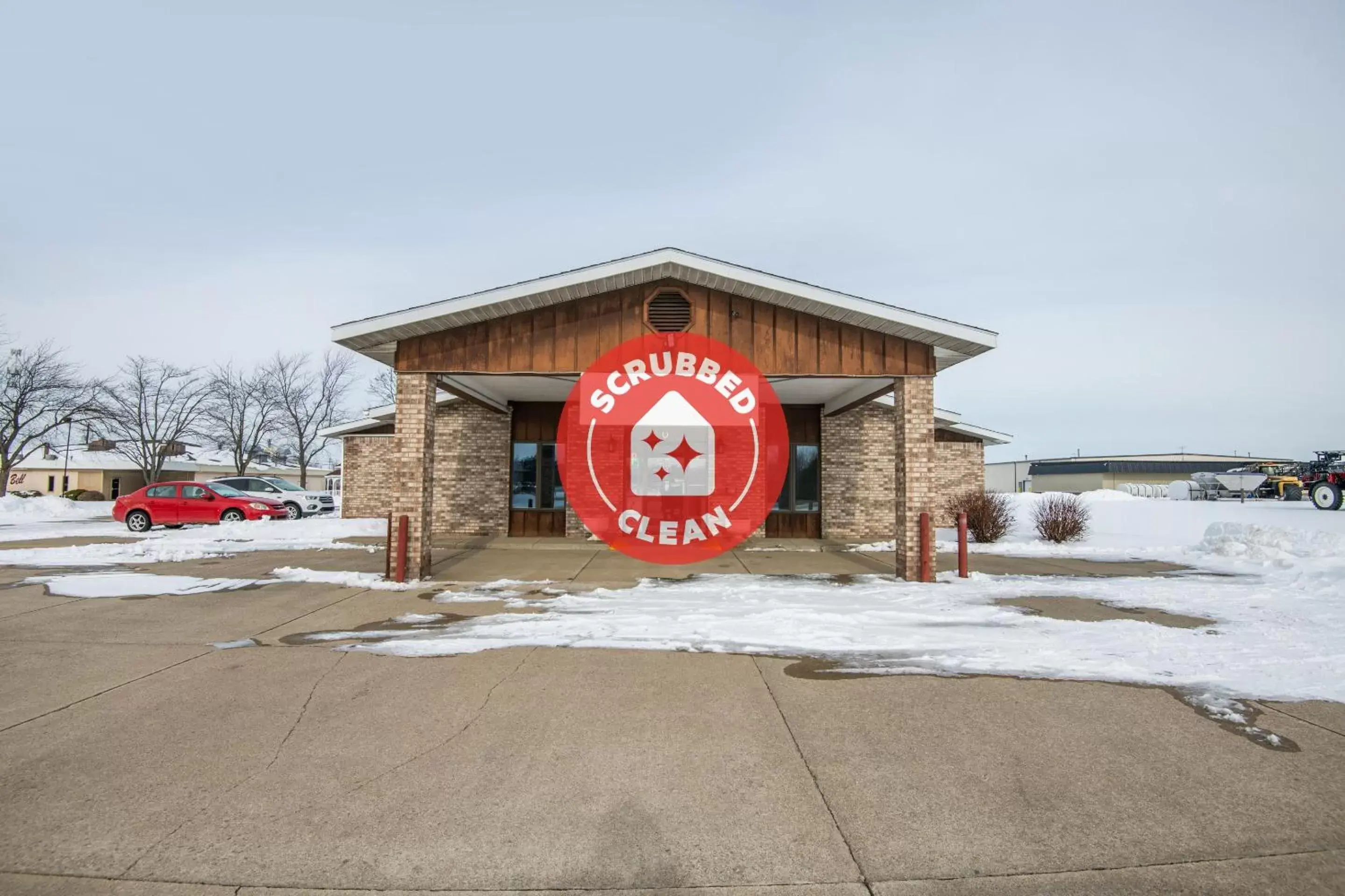 Facade/entrance in OYO Hotel Chesaning Route 52 & Hwy 57 Facade/entrance in OYO Hotel Chesaning Route 52 & Hwy 57