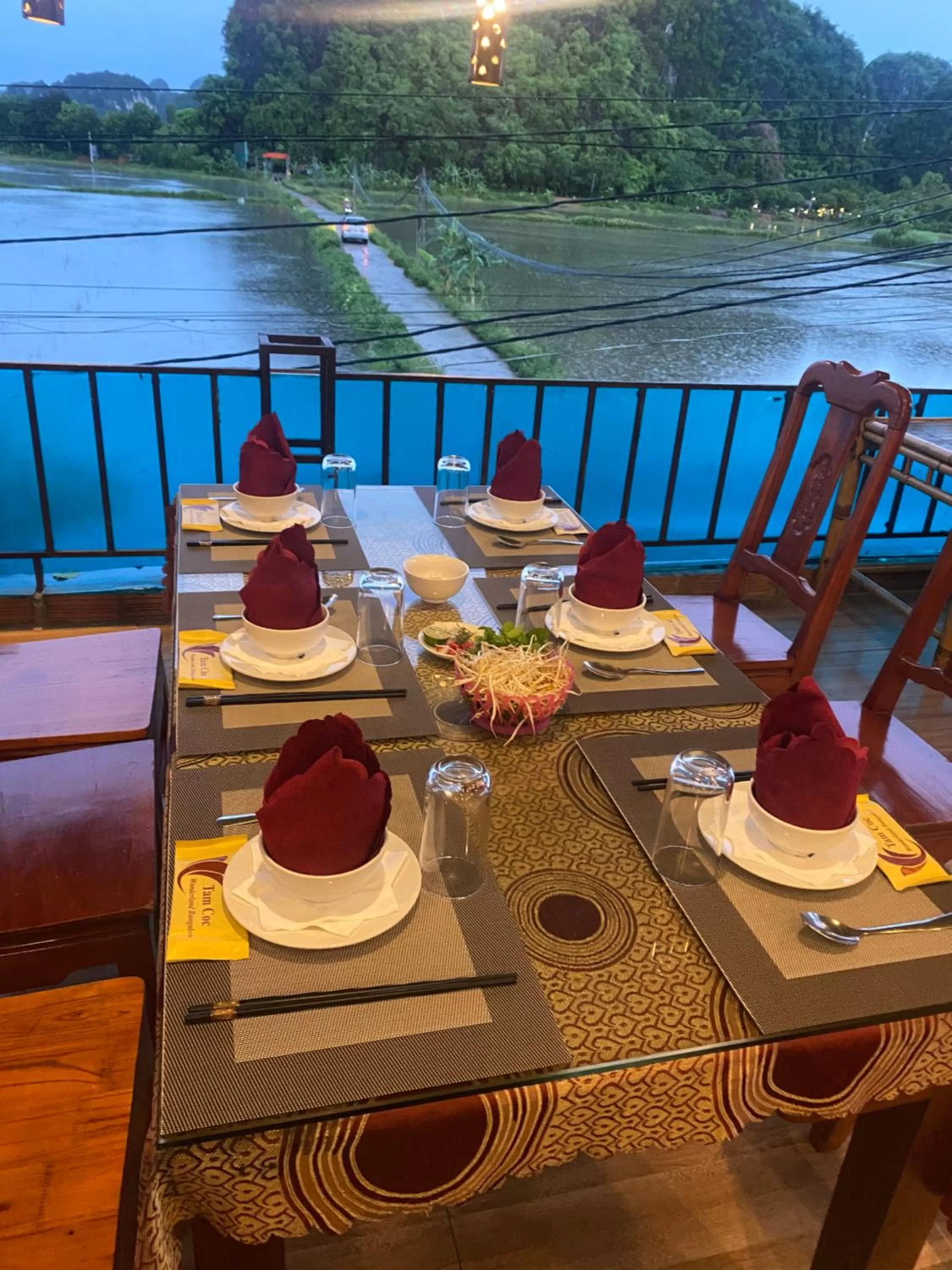 Restaurant/places to eat in Tam Coc Wonderland Bungalow