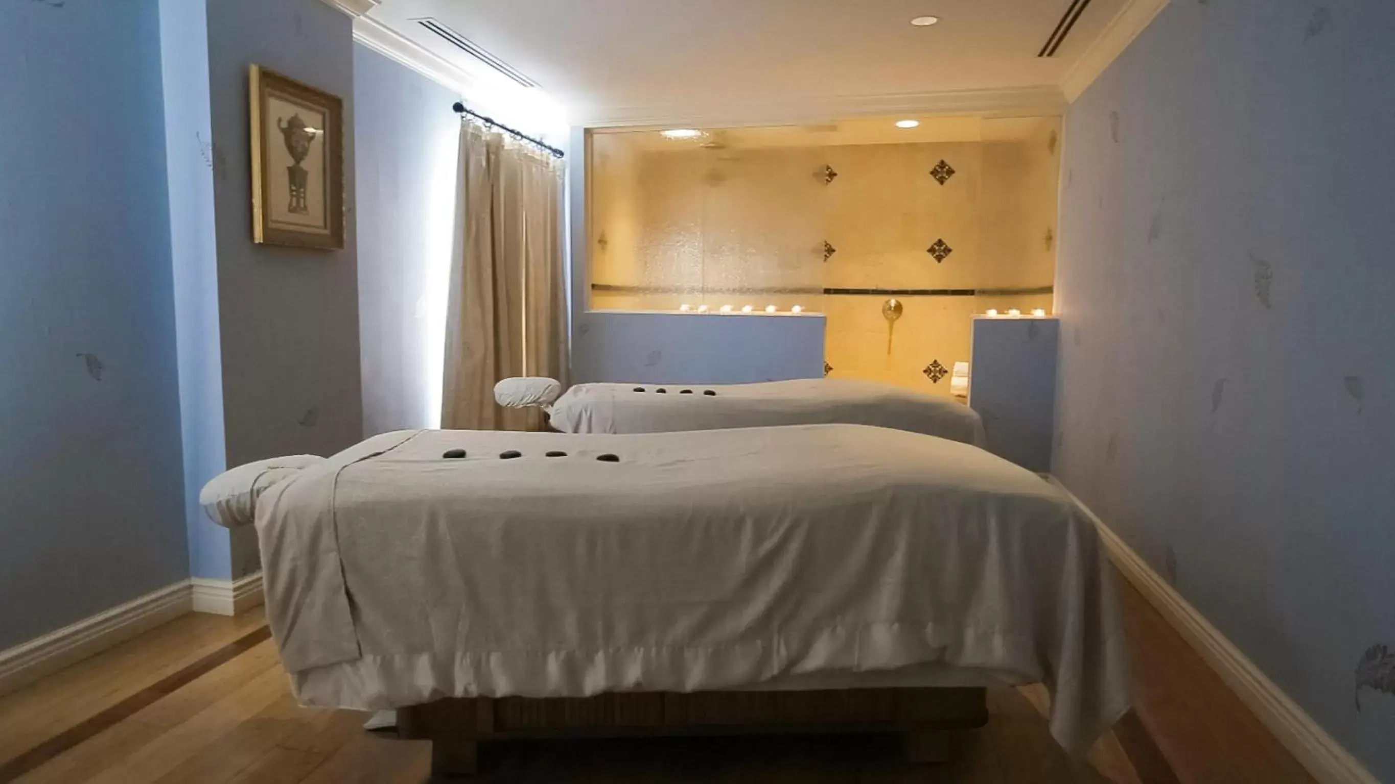 Spa and wellness centre/facilities, Bed in Delamar Greenwich Harbor