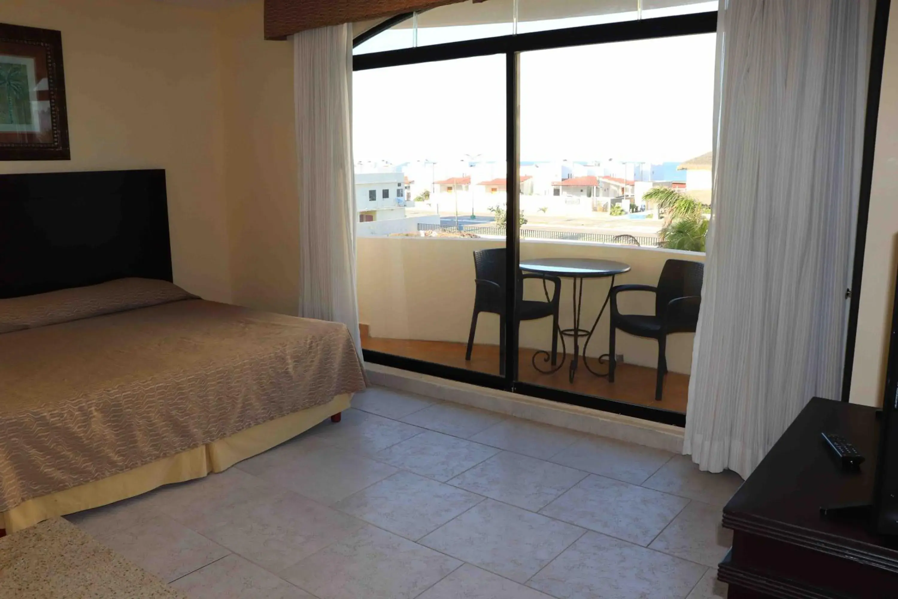 Economy Double or Twin Room in Hotel Arenas del Mar Resort Economy Double or Twin Room in Hotel Arenas del Mar Resort